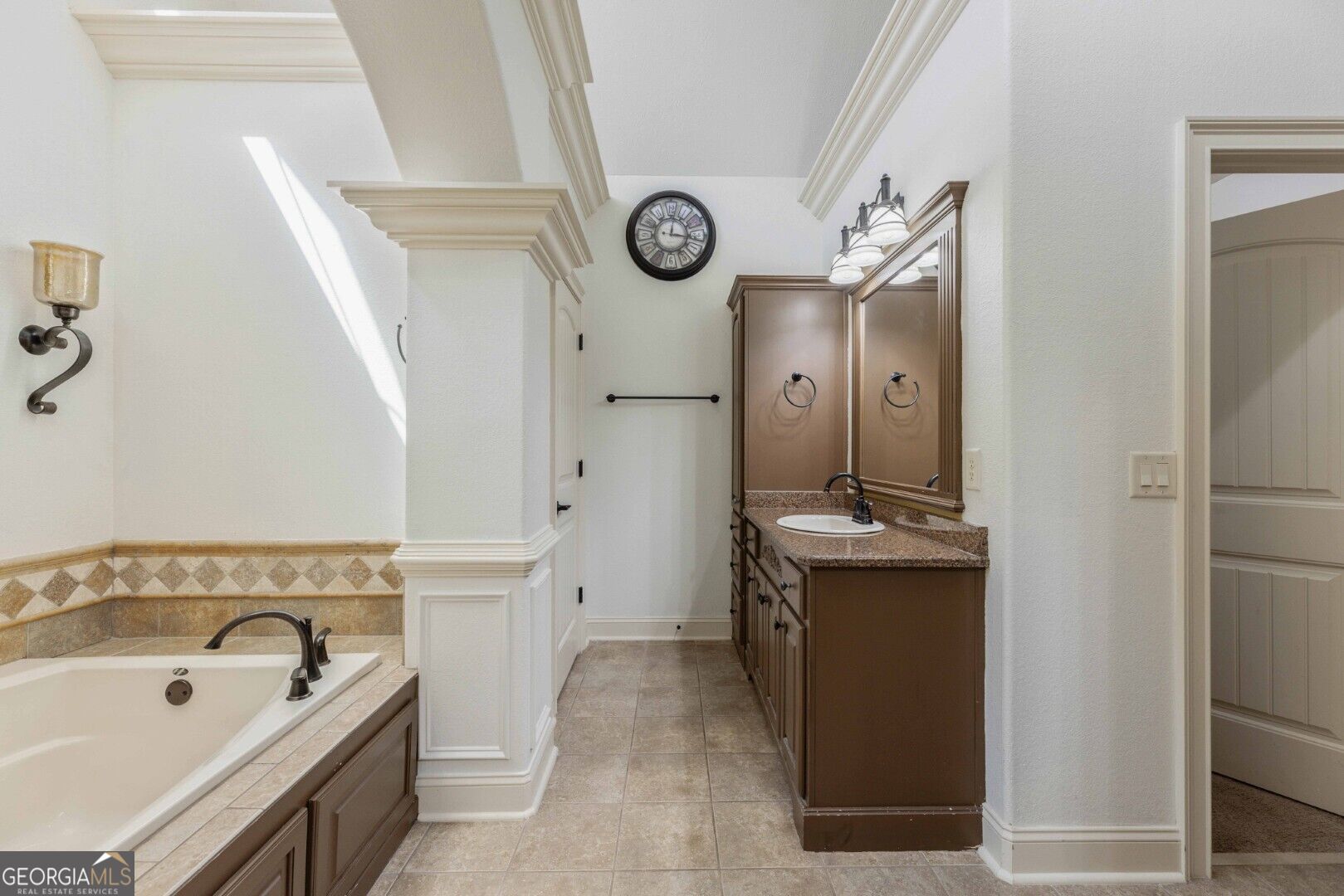 8013 Imperial Court Property Photo 26