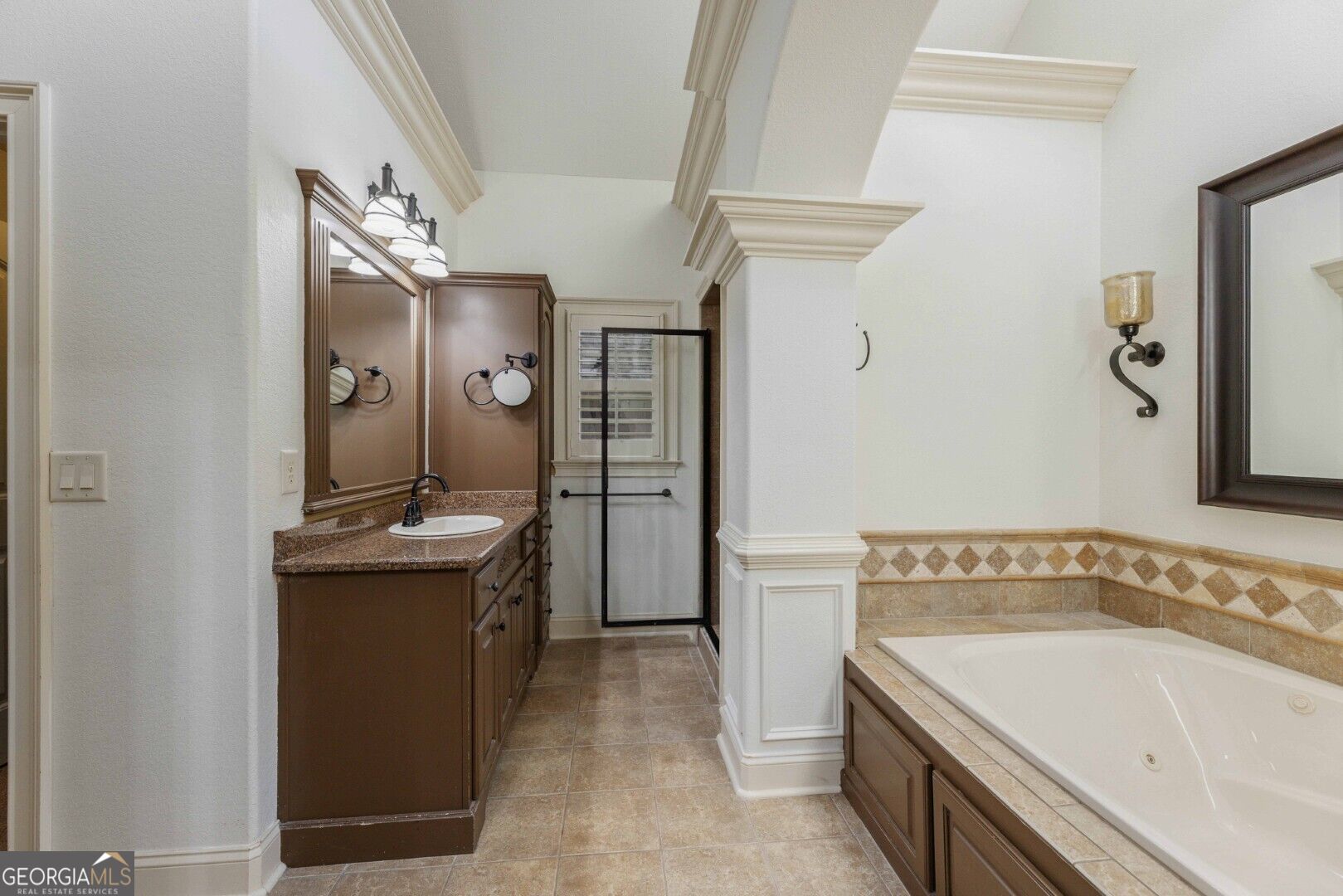 8013 Imperial Court Property Photo 28