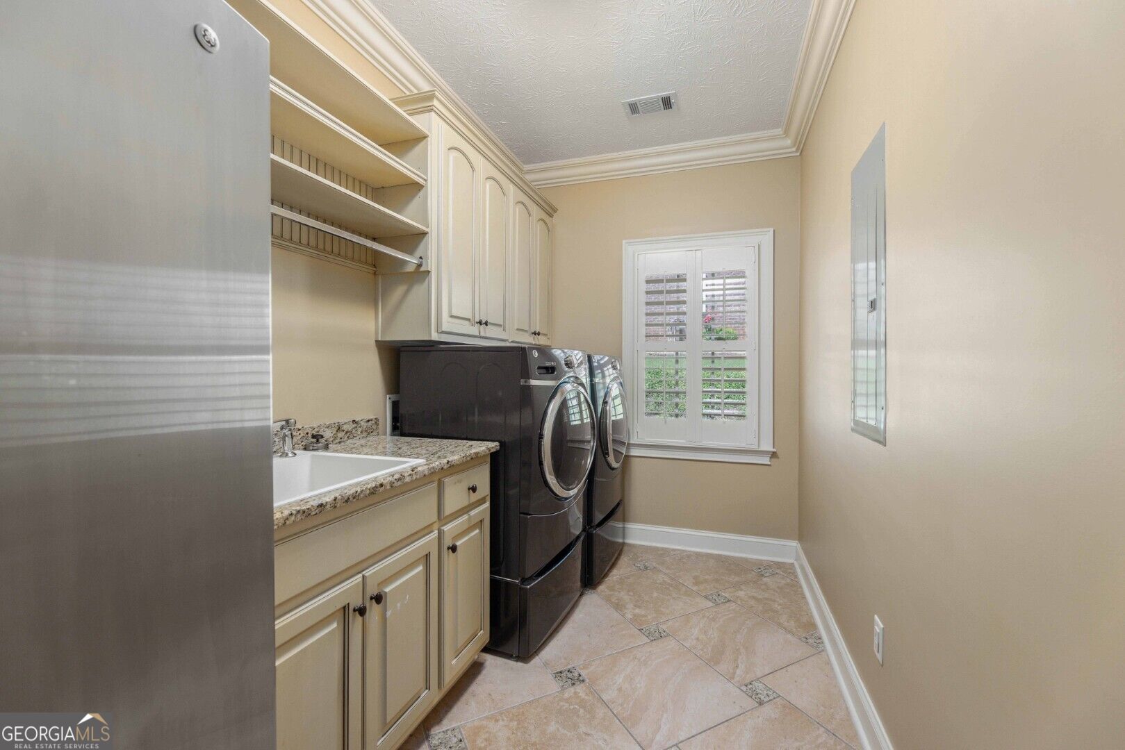 8013 Imperial Court Property Photo 38