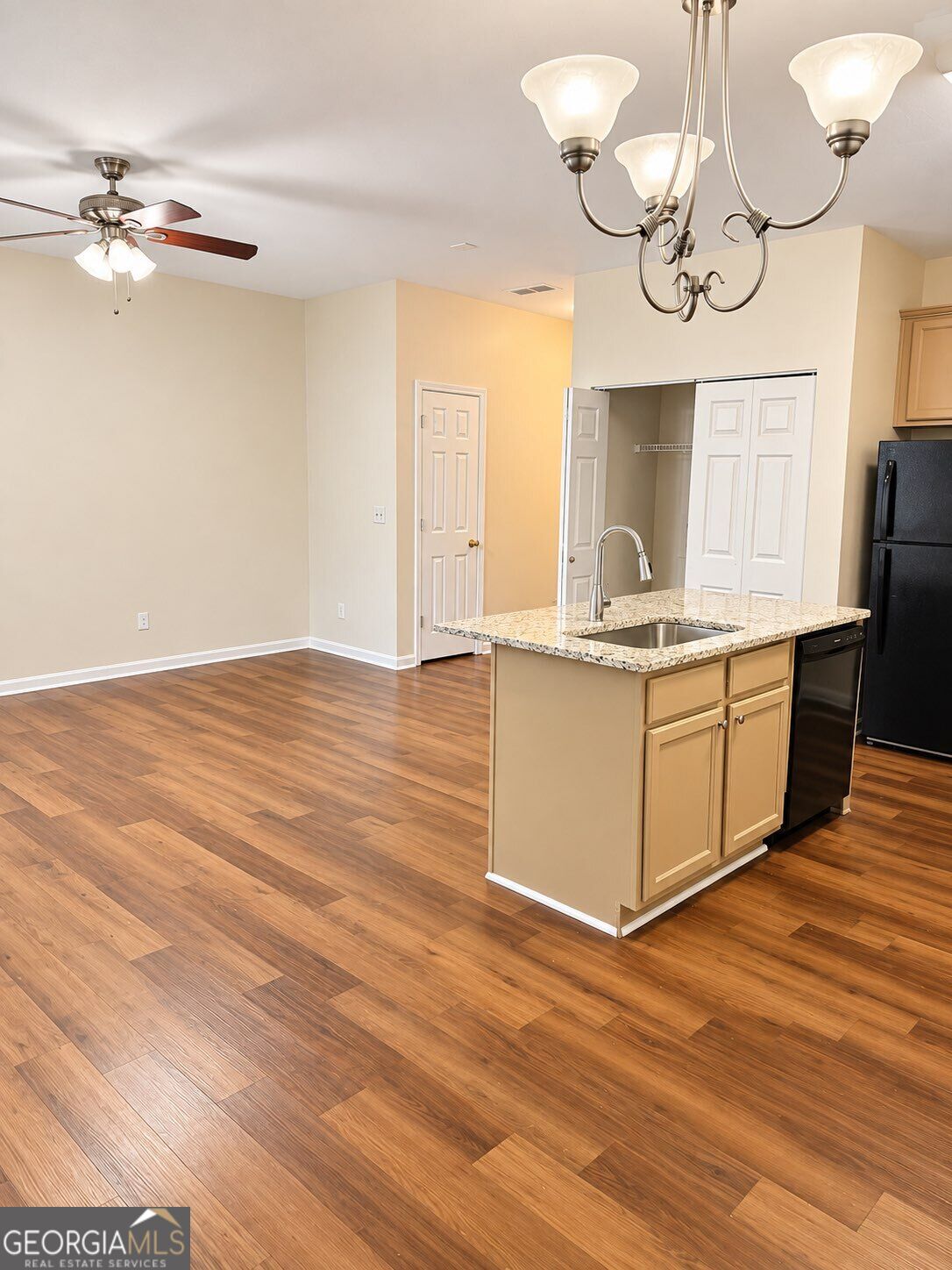 7632 Rutgers Circle Property Photo 4