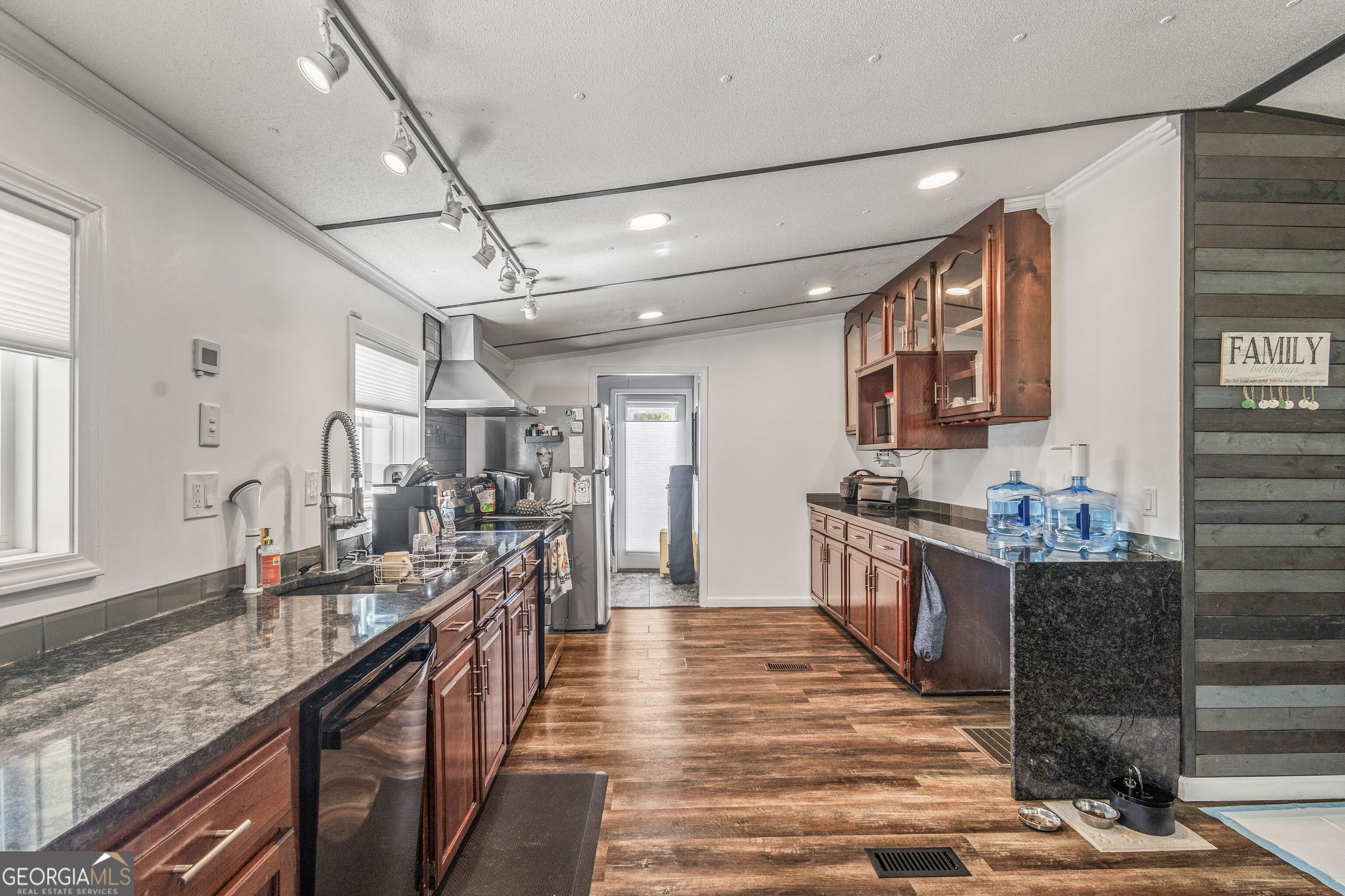 2277 Corinth Road Property Photo 4