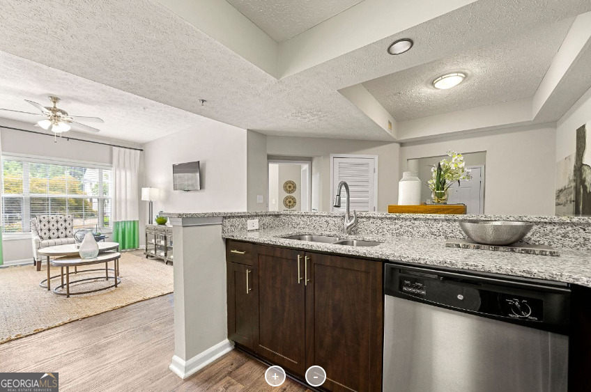 7150 W Peachtree Dunwoody Road # 622 Property Photo 1
