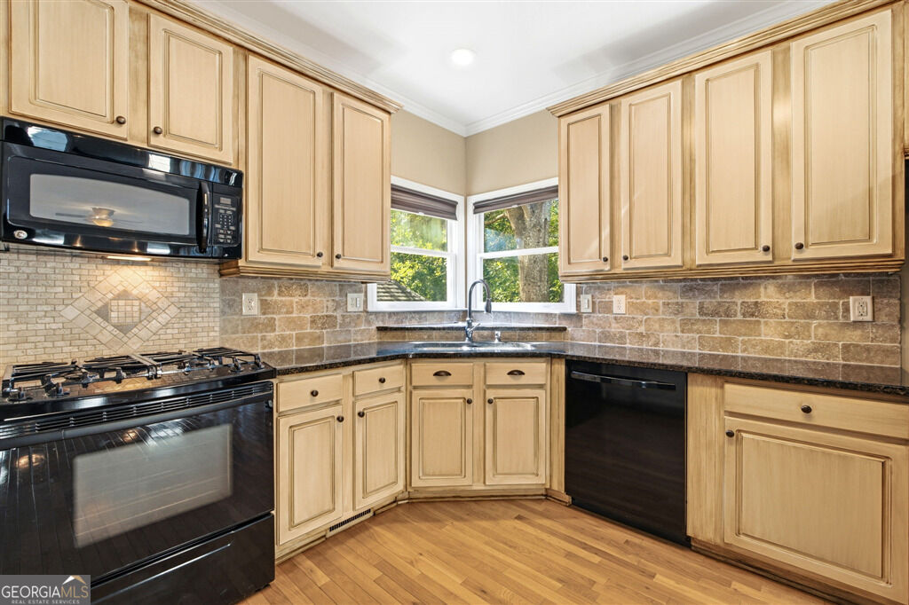 4343 Clairesbrook Lane Property Photo 16