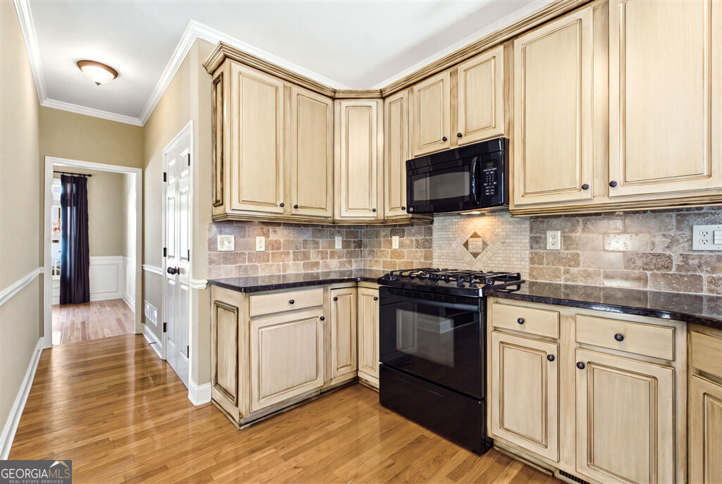 4343 Clairesbrook Lane Property Photo 17