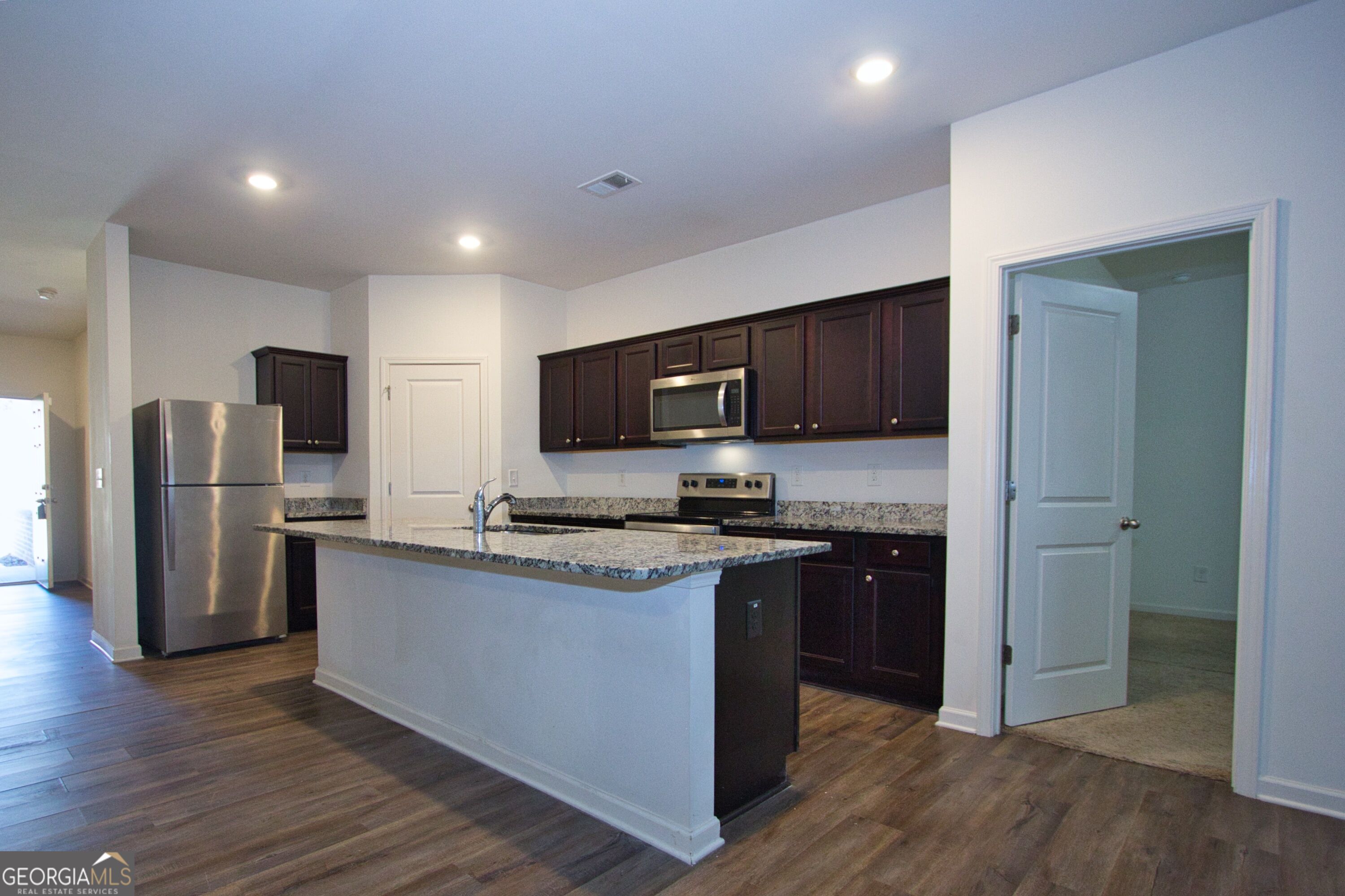 222 Sinclair Way Property Photo 6