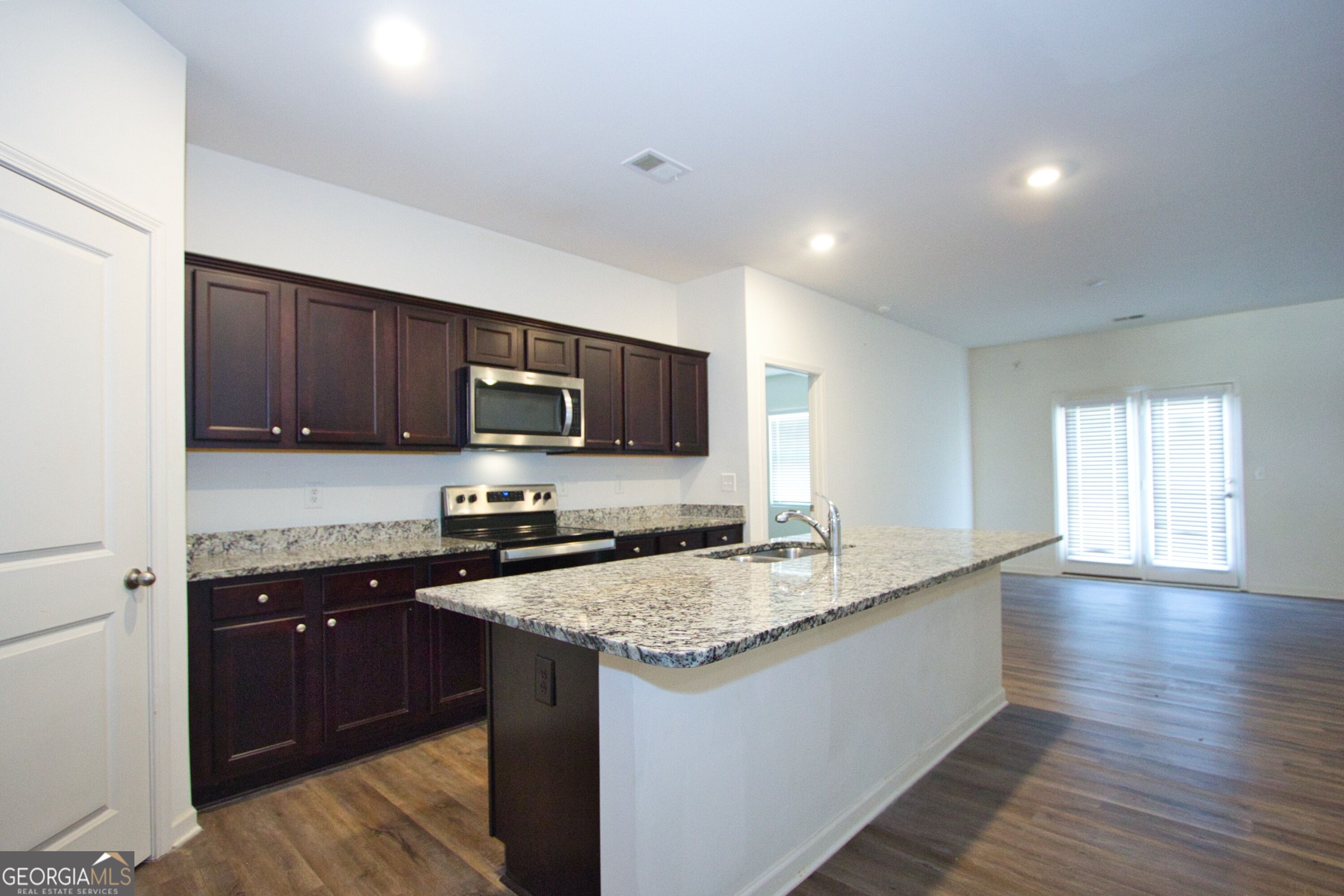 222 Sinclair Way Property Photo 8