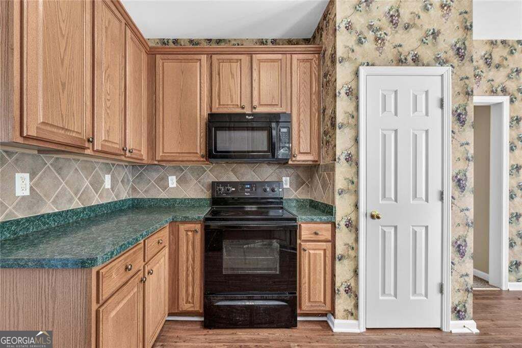 775 Abercorn Drive Sw Property Photo 24