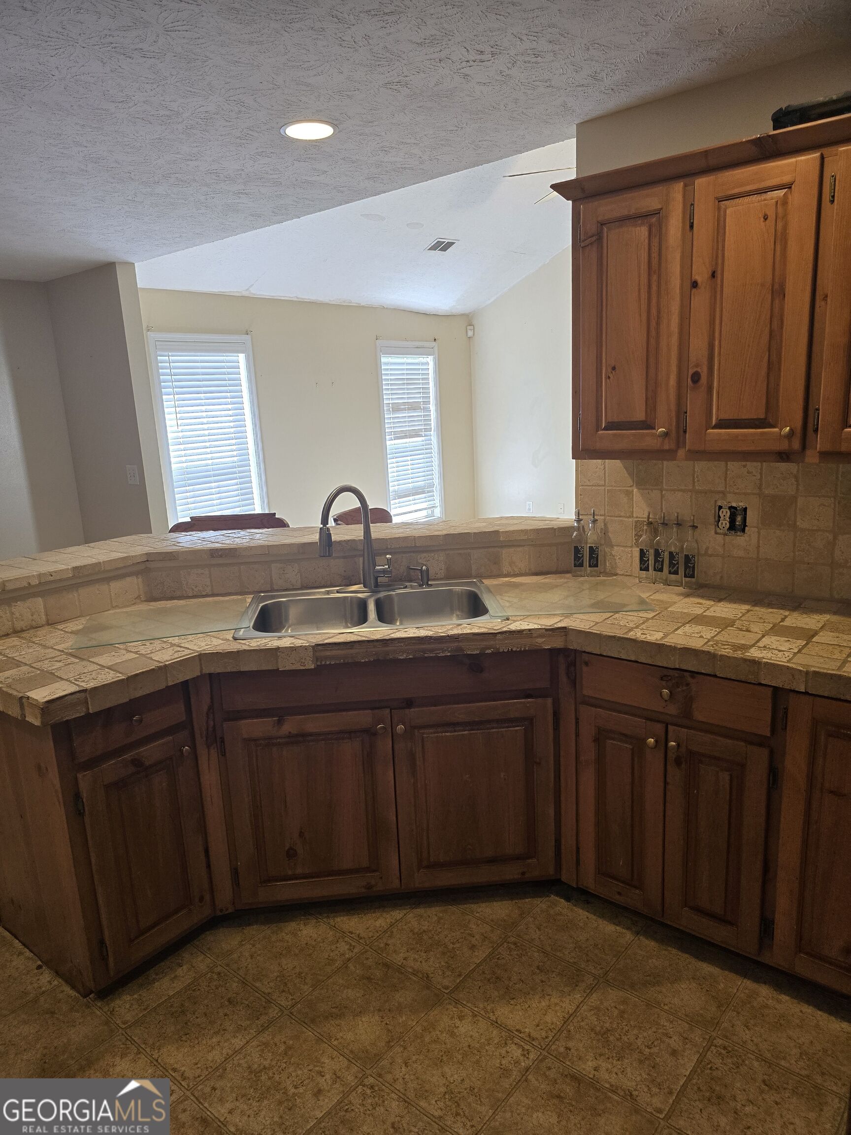 2604 18th Place Property Photo 4