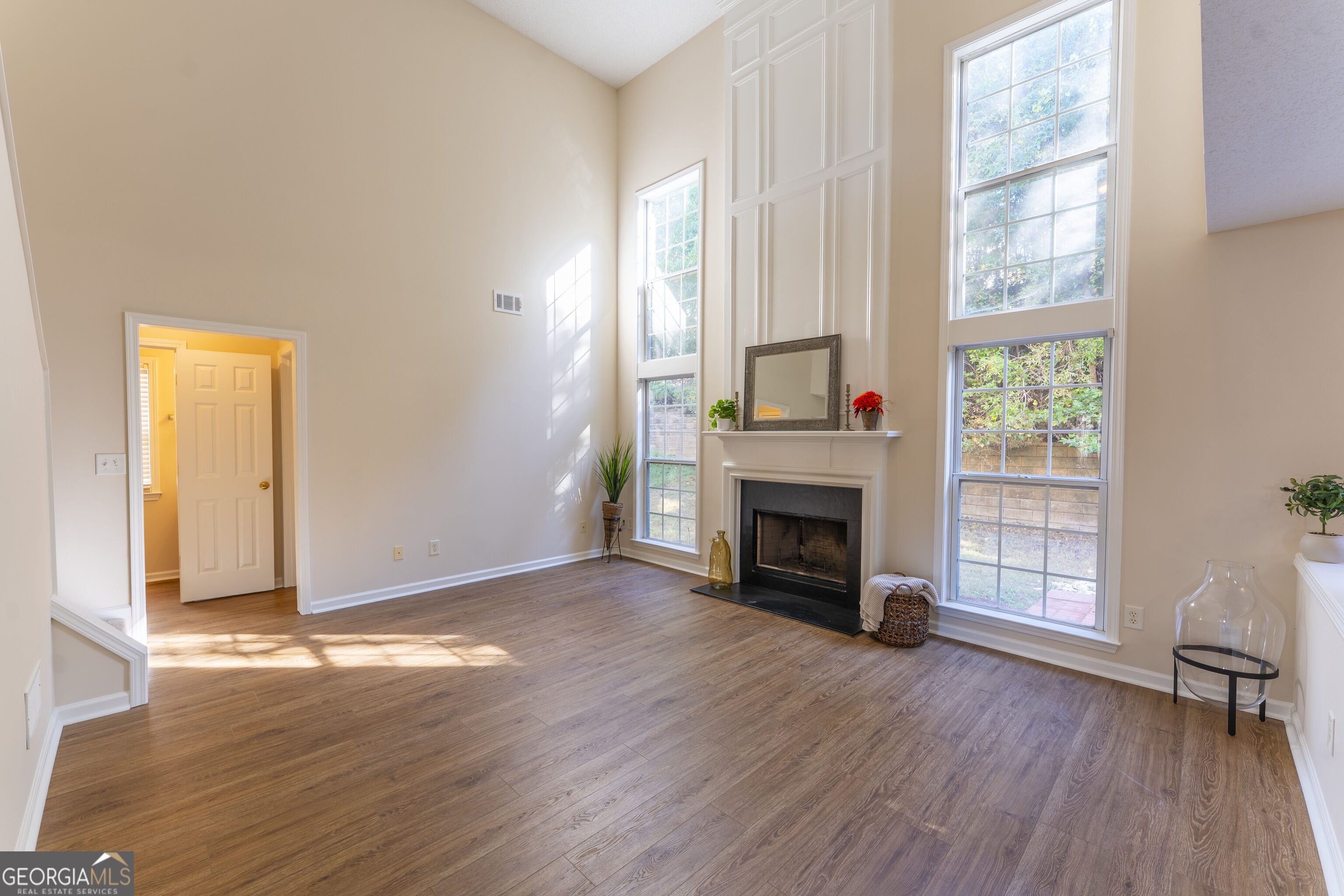 151 Wallnut Hall Circle Property Photo 6