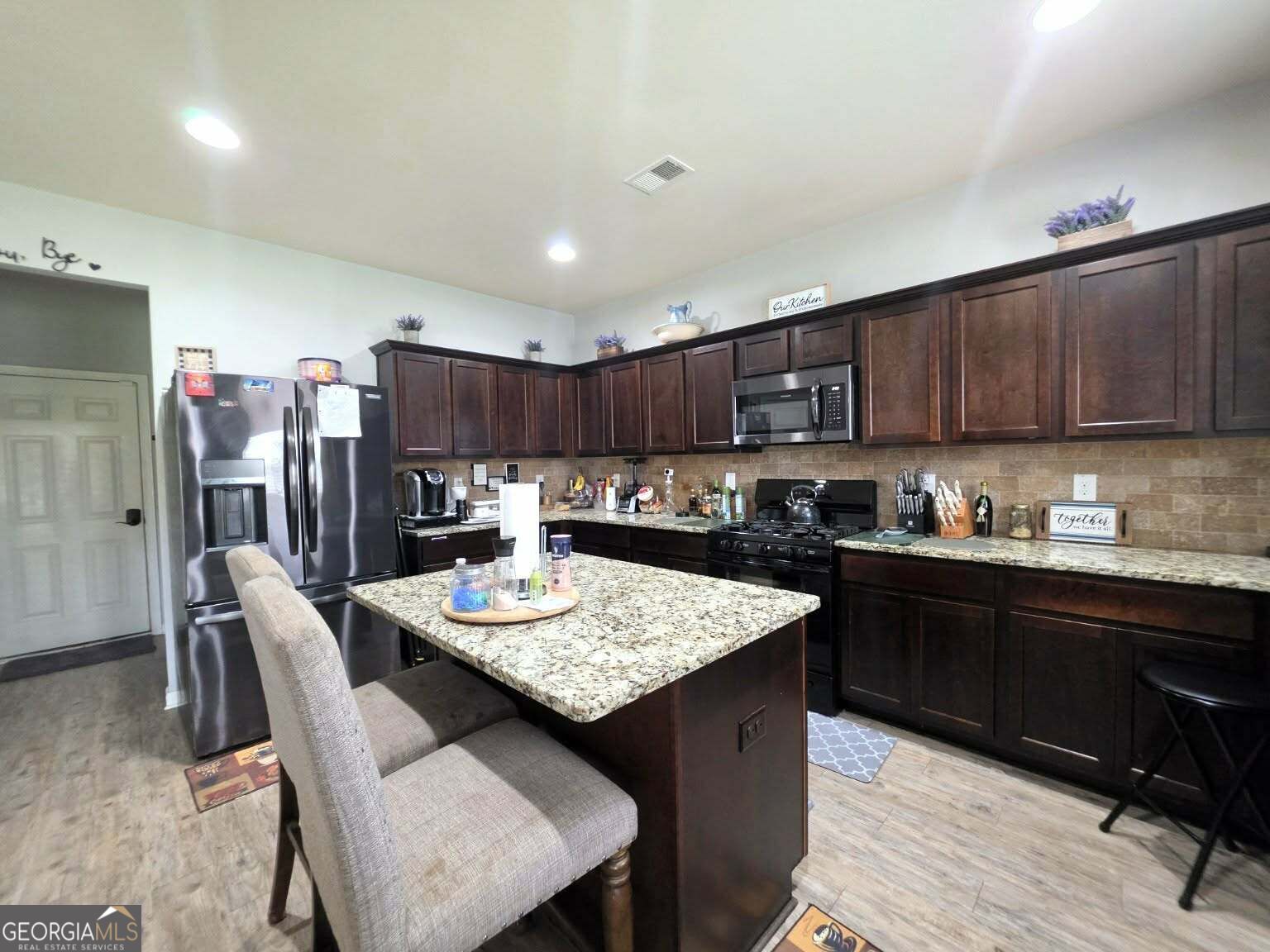 585 Emporia Loop Property Photo 7