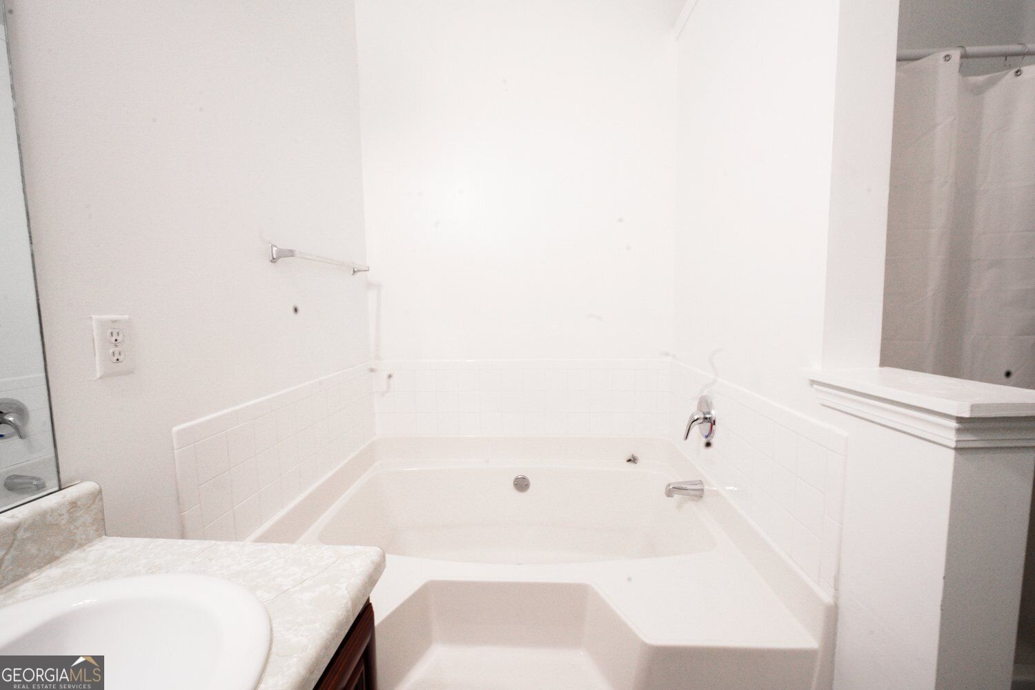 1942 Eshelman Court Property Photo 29