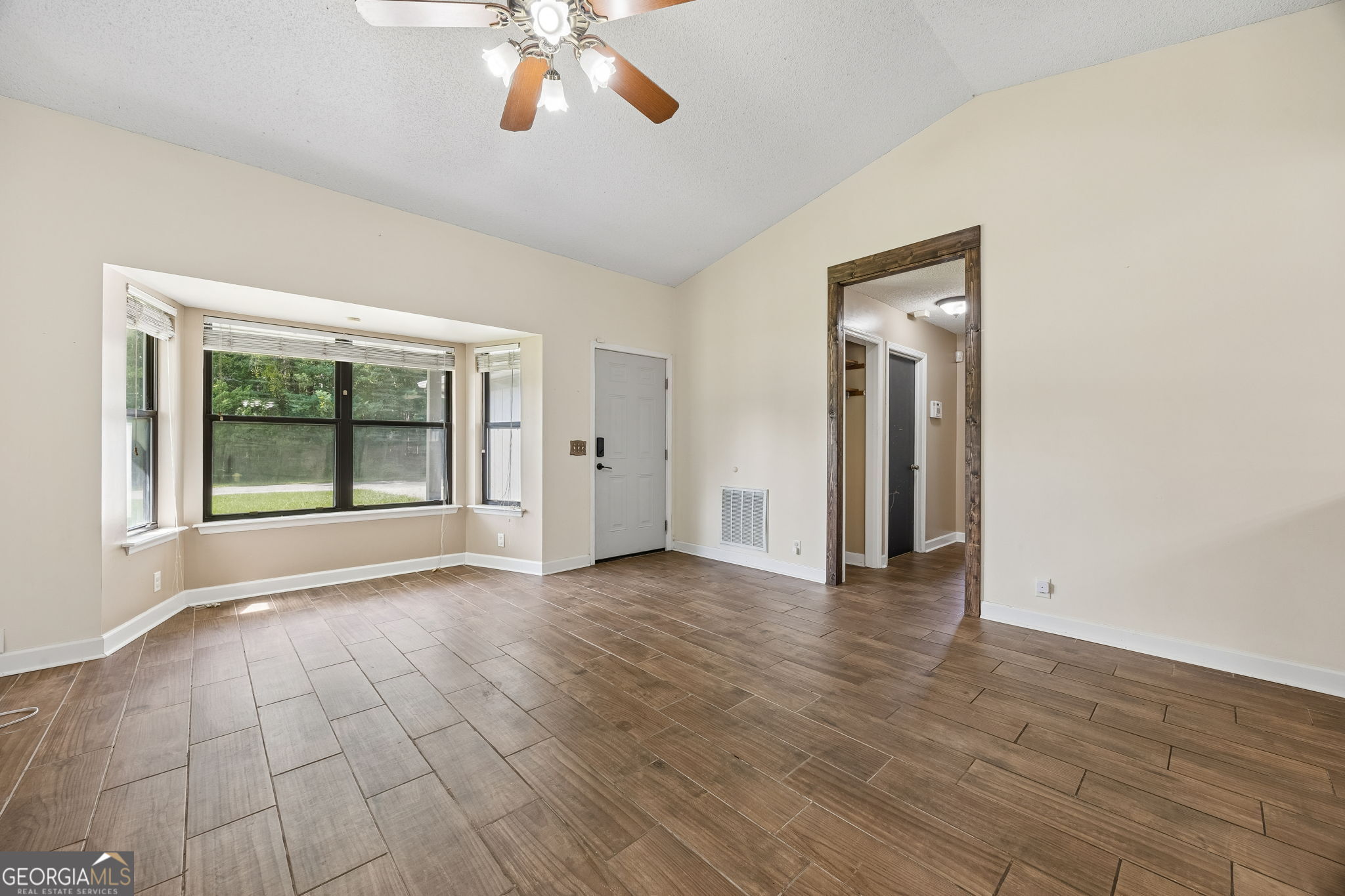 100 Woodvalley Drive Property Photo 8