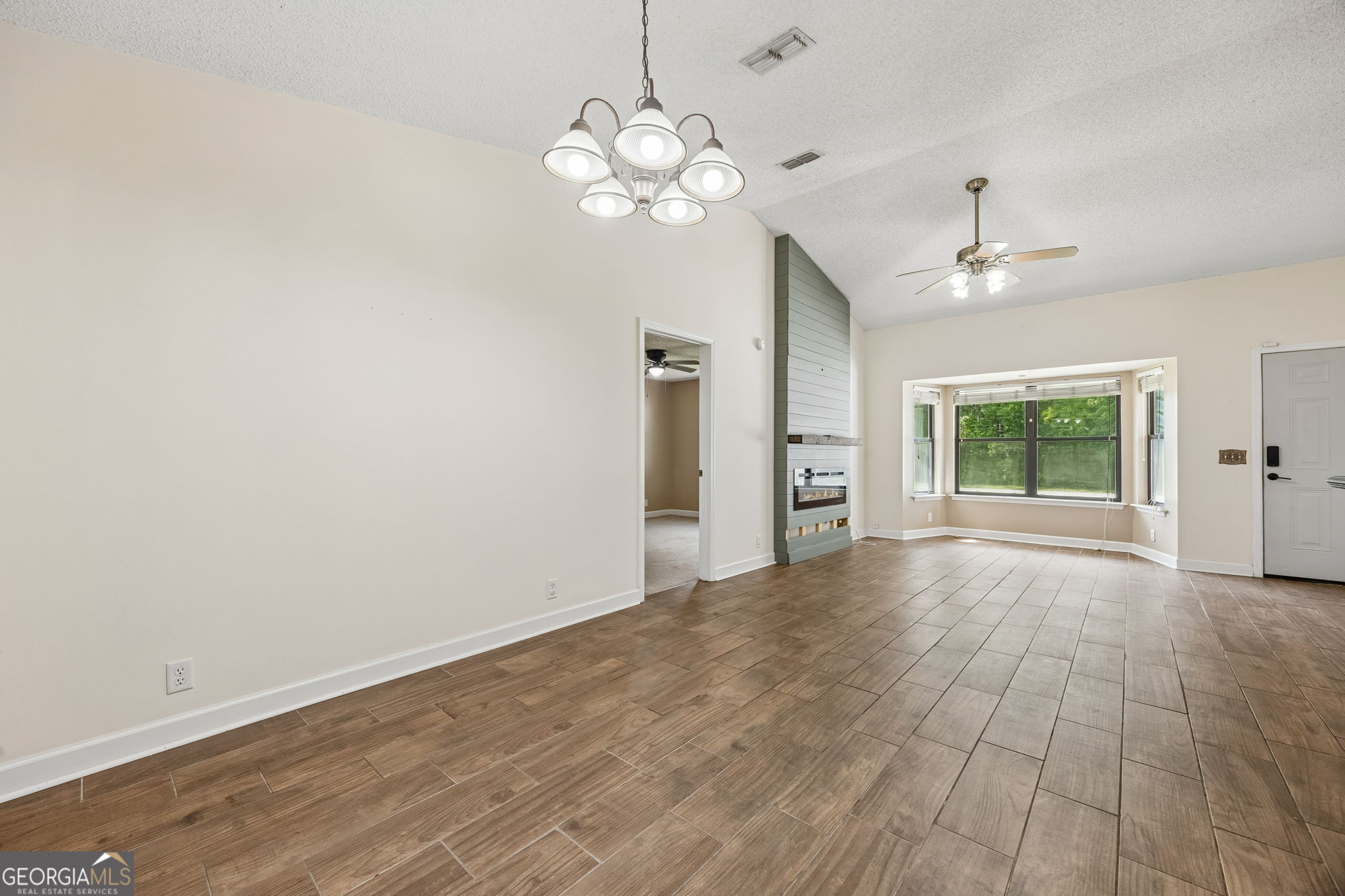 100 Woodvalley Drive Property Photo 10