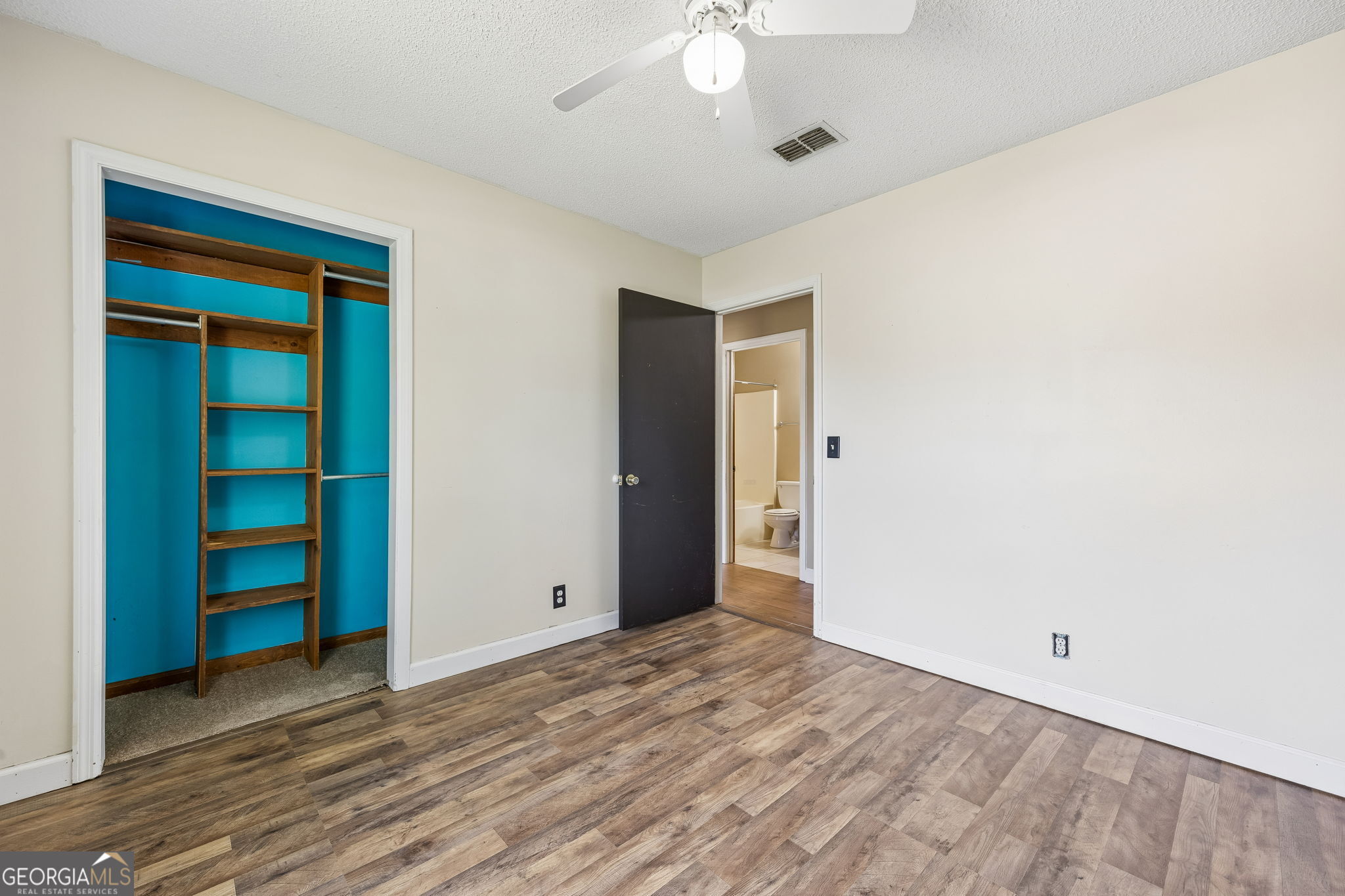 100 Woodvalley Drive Property Photo 23