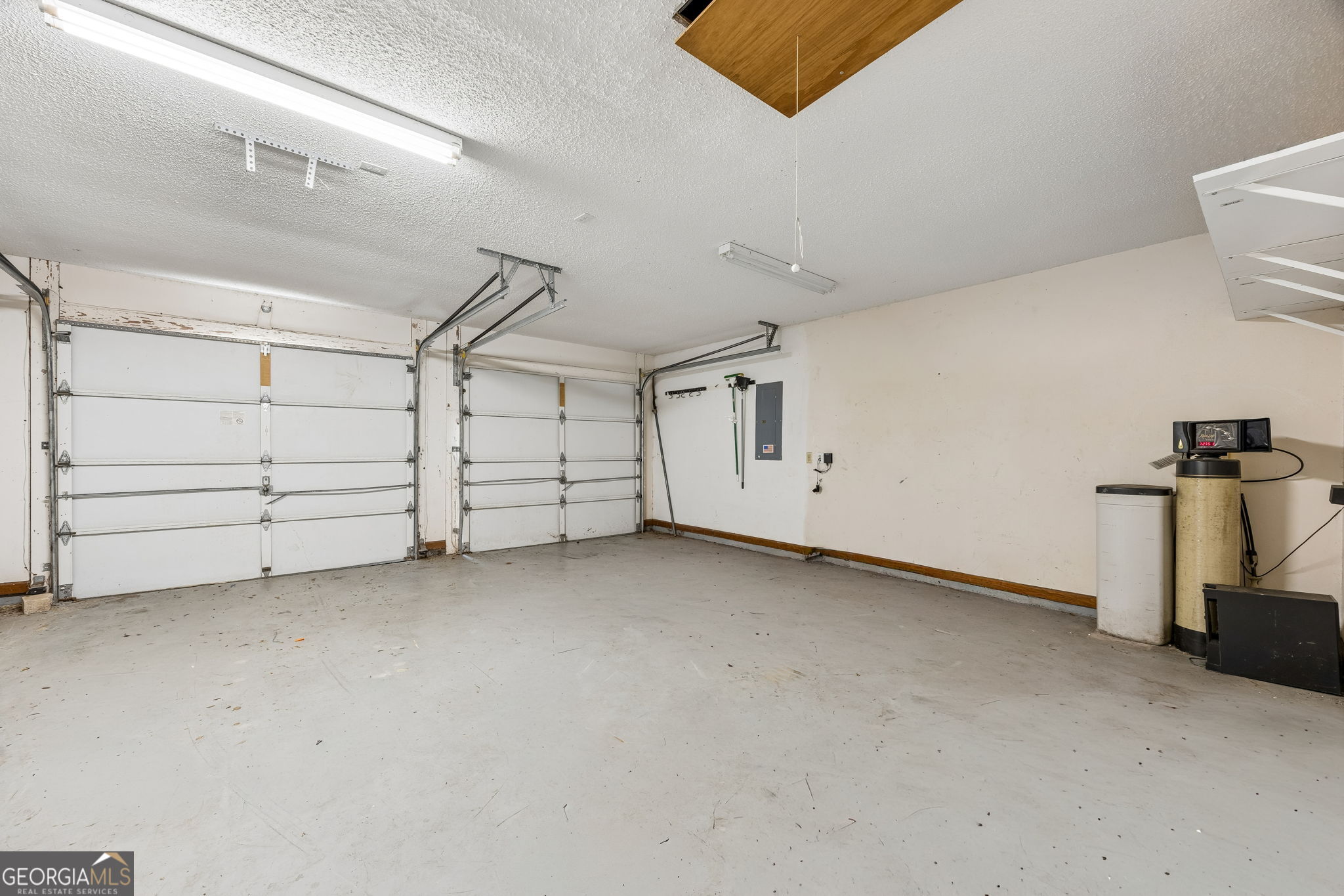 100 Woodvalley Drive Property Photo 28