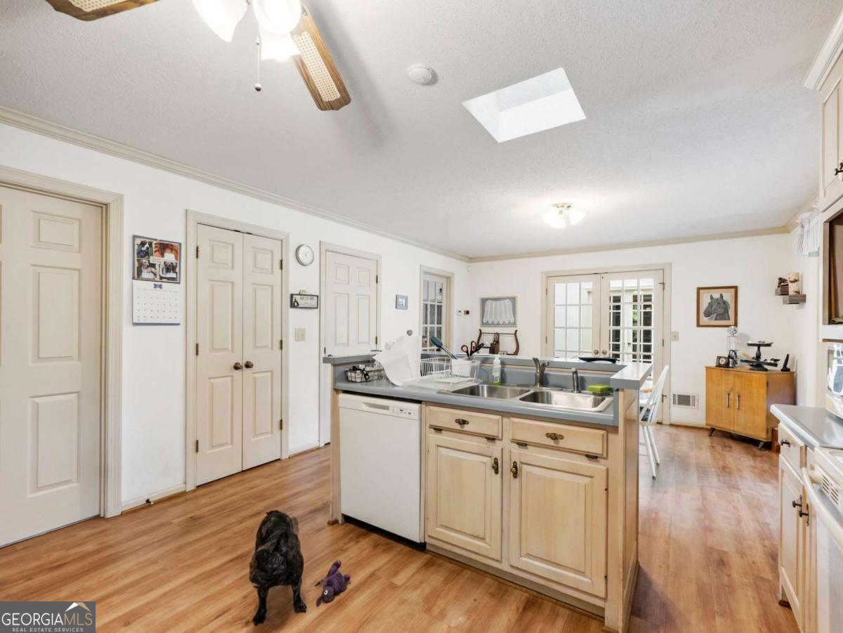 1334 Criswell Road Se Property Photo 3