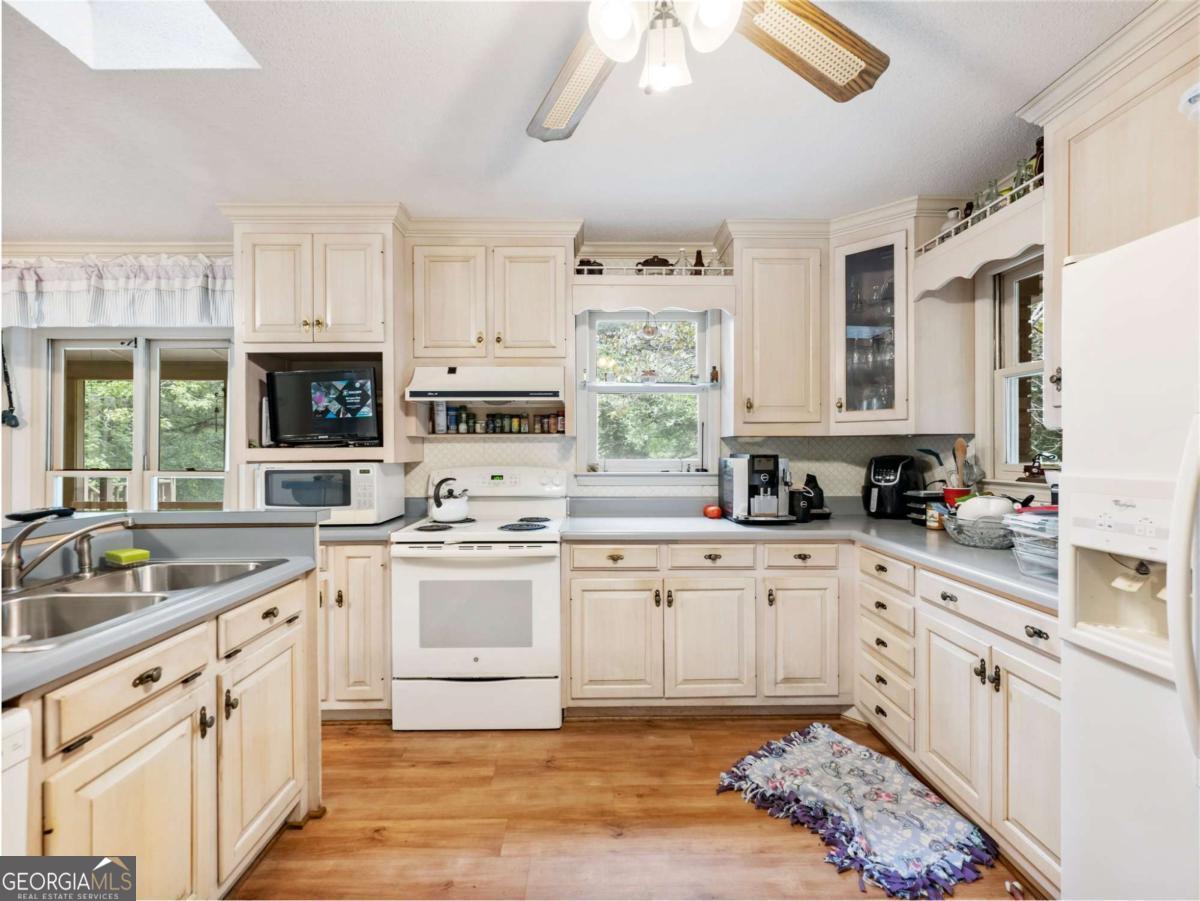 1334 Criswell Road Se Property Photo 4