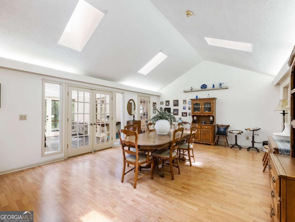 1334 Criswell Road Se Property Photo 7