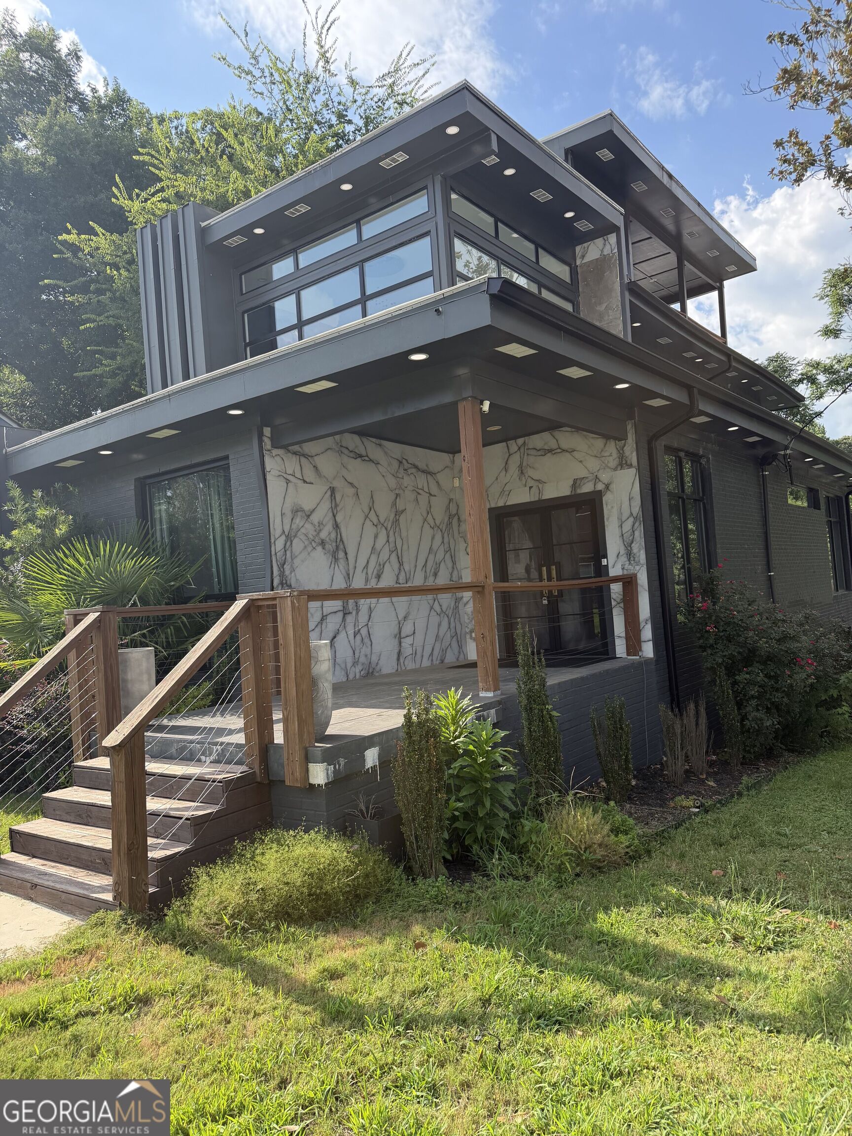 1637 Emerald Avenue Property Photo 11
