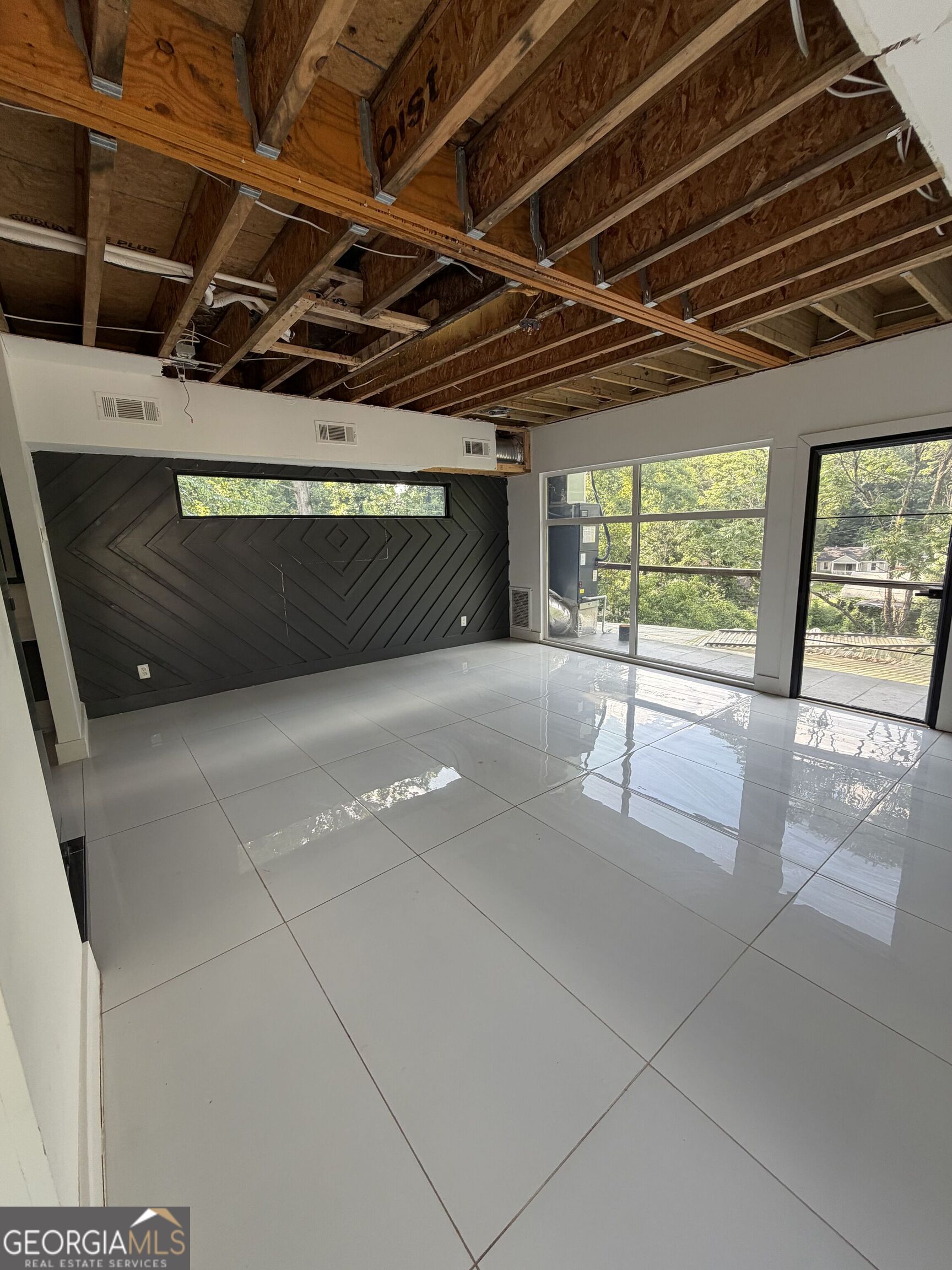 1637 Emerald Avenue Property Photo 27