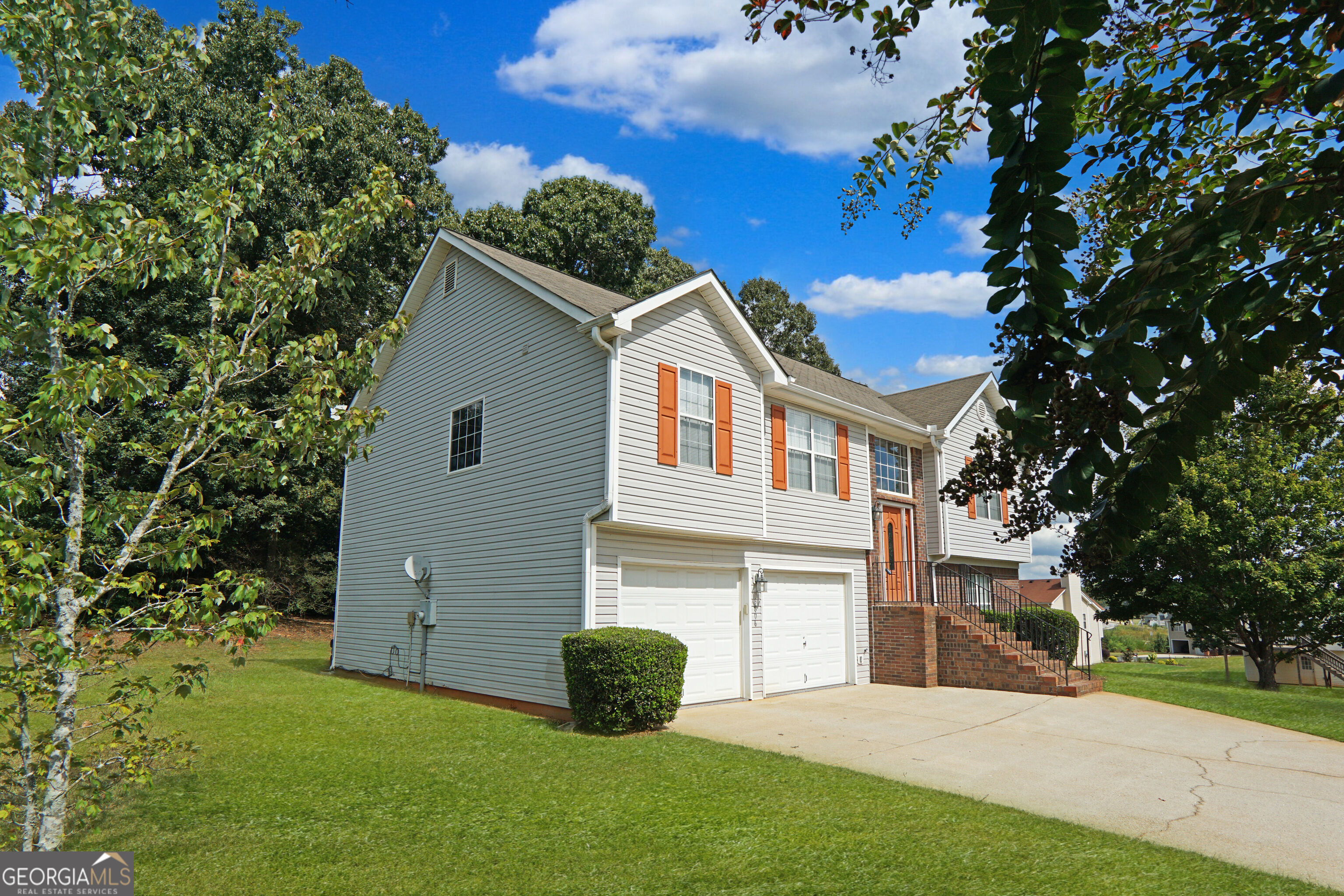 3806 Clayton Crossing Way Property Photo 2
