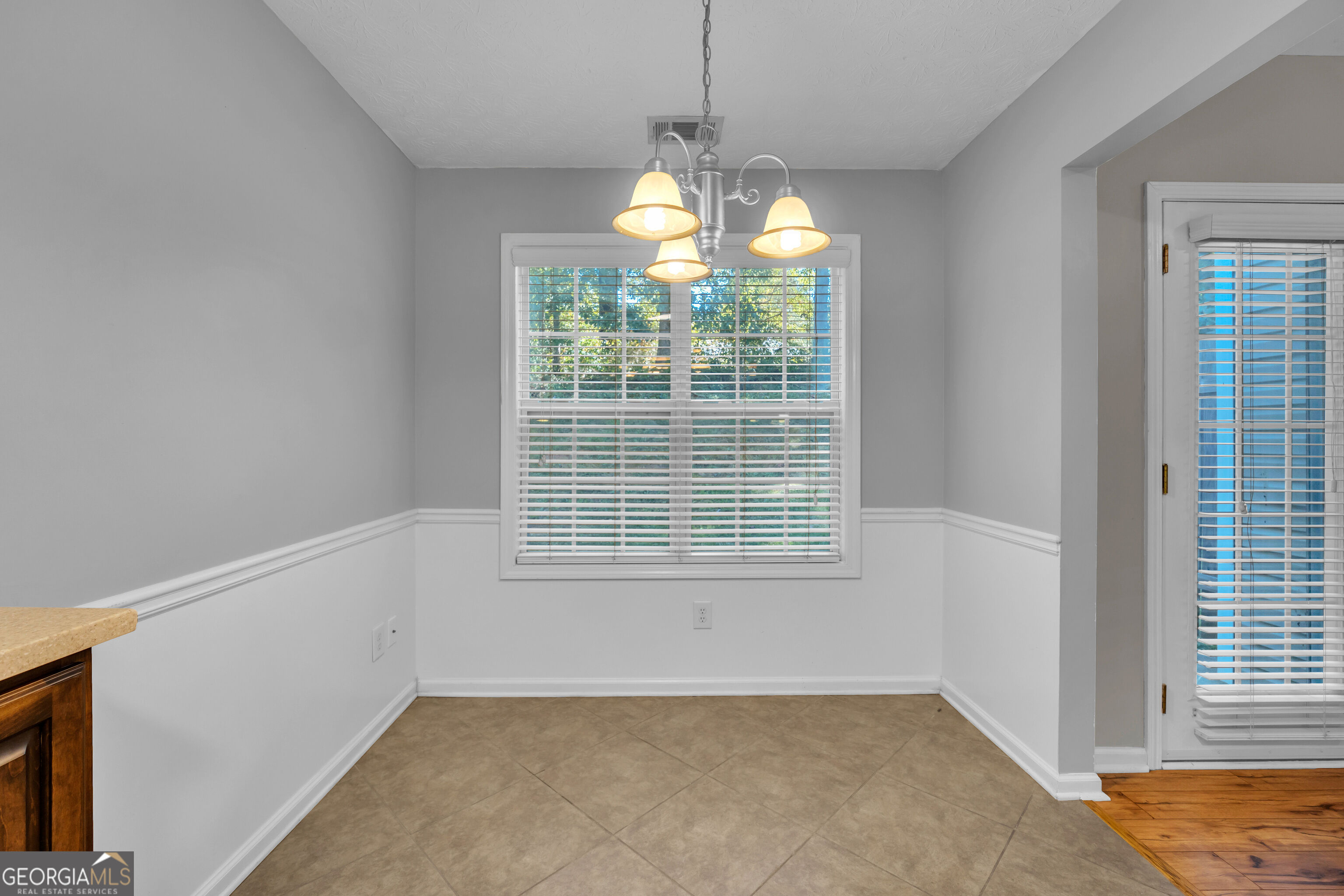 530 Greenfield Drive Property Photo 3