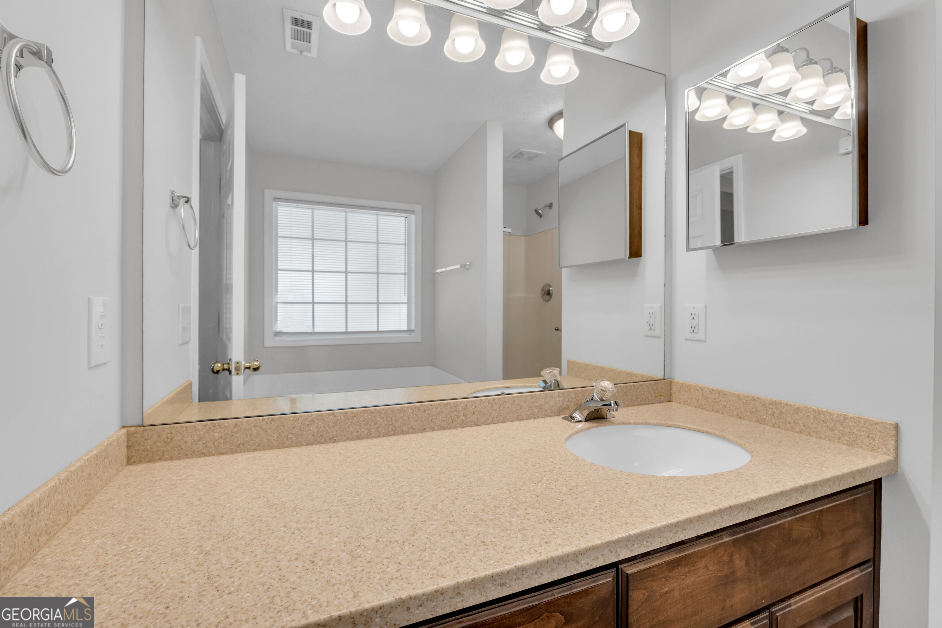 530 Greenfield Drive Property Photo 12