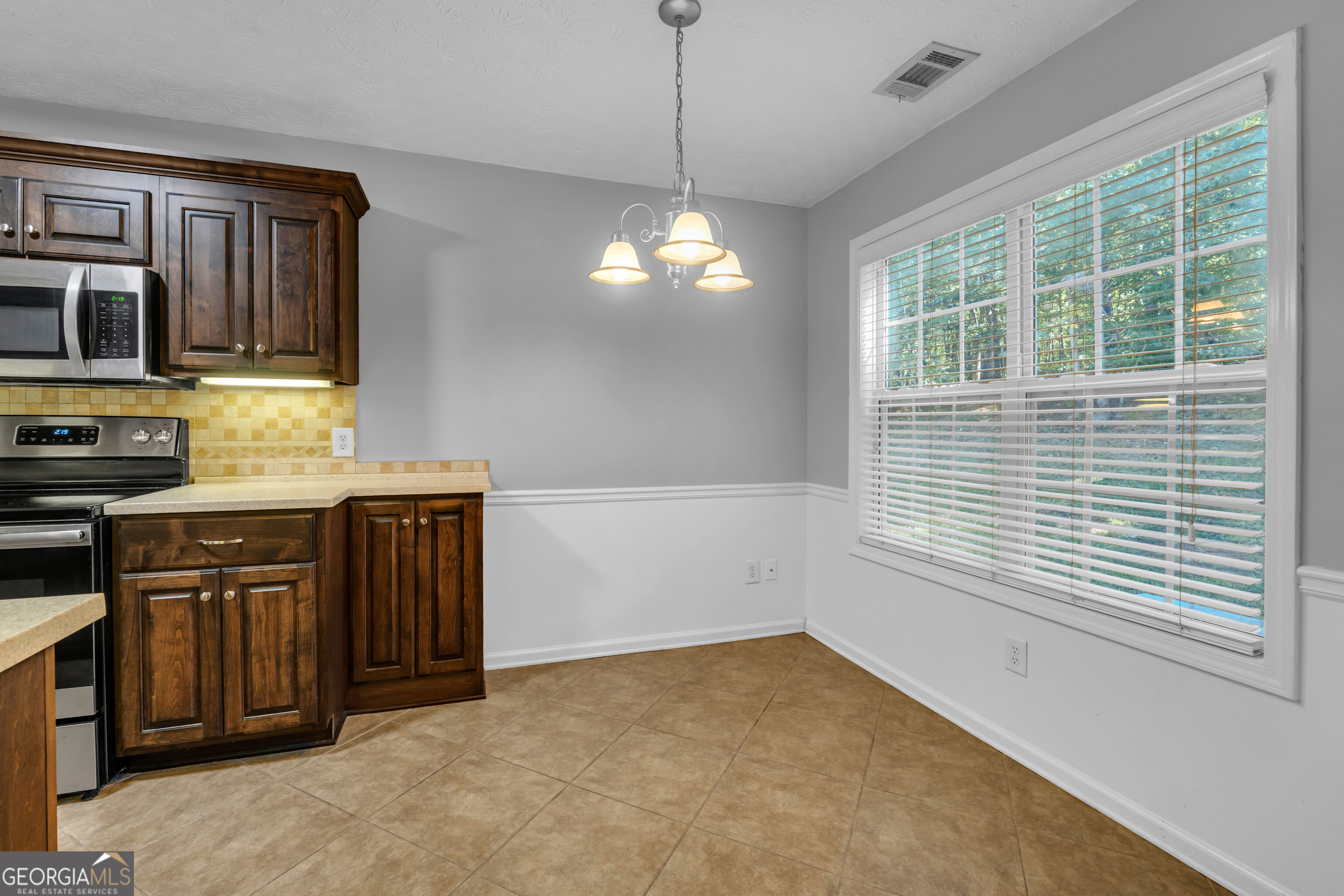 530 Greenfield Drive Property Photo 15