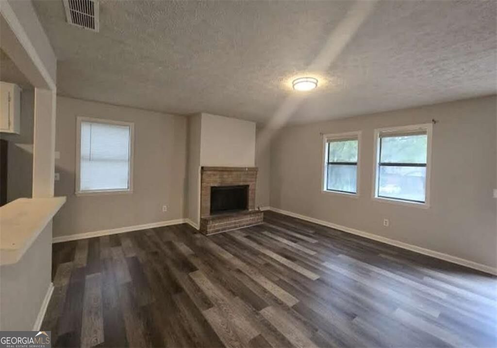 271 E Wright Street Property Photo 3