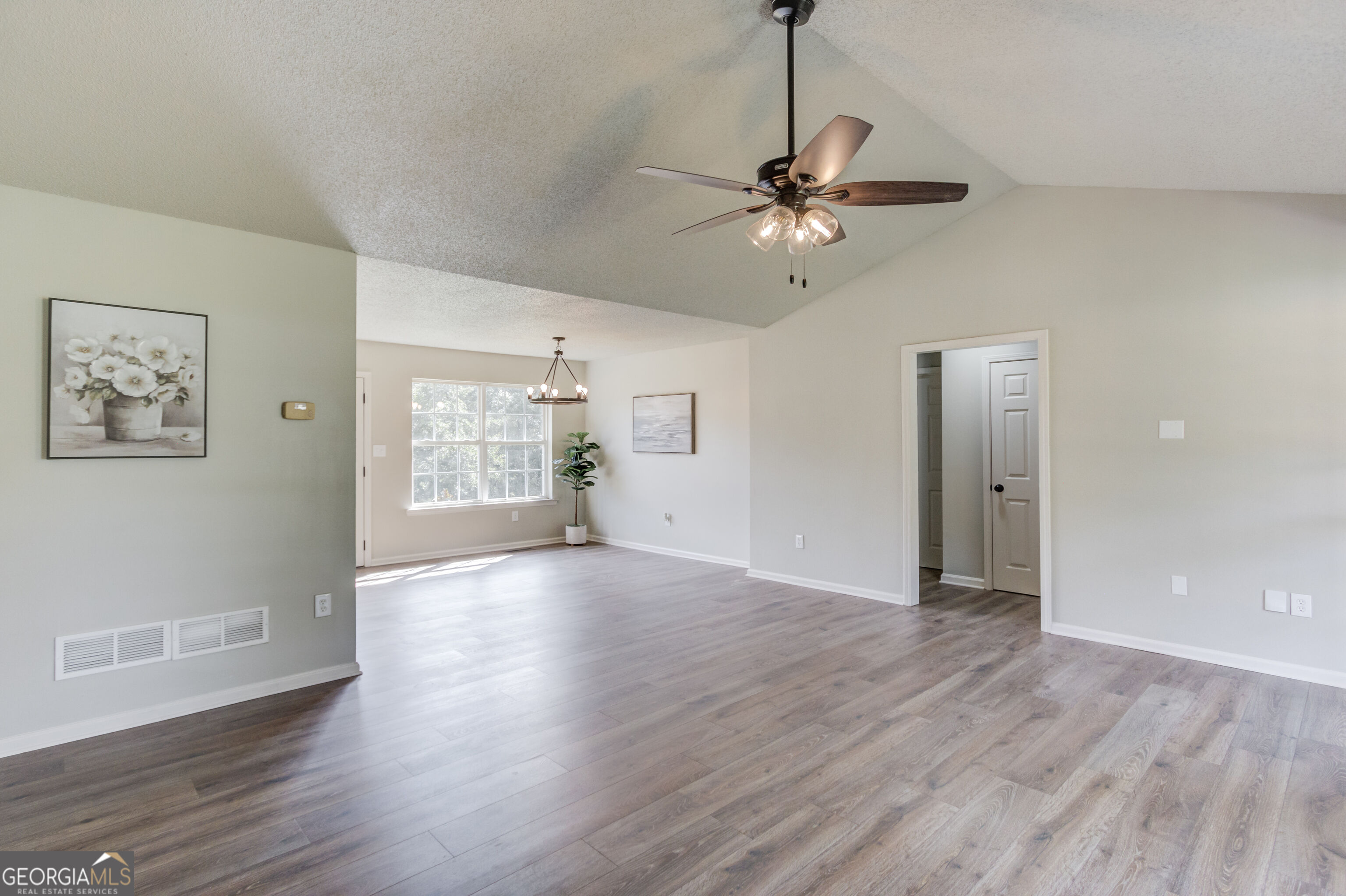 8431 Norris Lake Way Property Photo 4