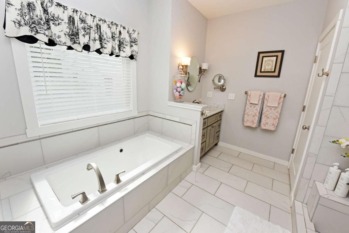 41 Hall Street Property Photo 37