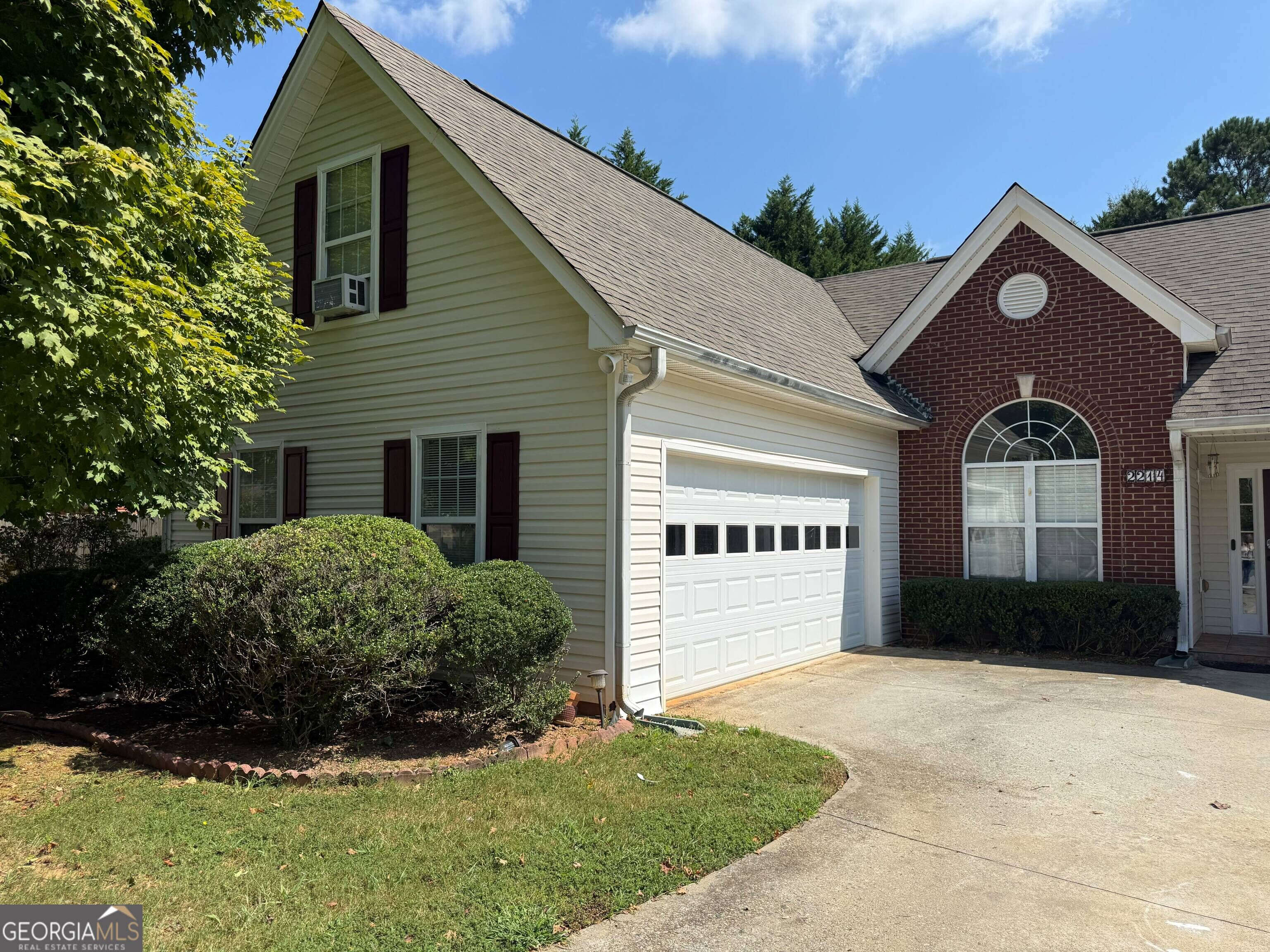 2214 Oakland Farm Drive Property Photo 1