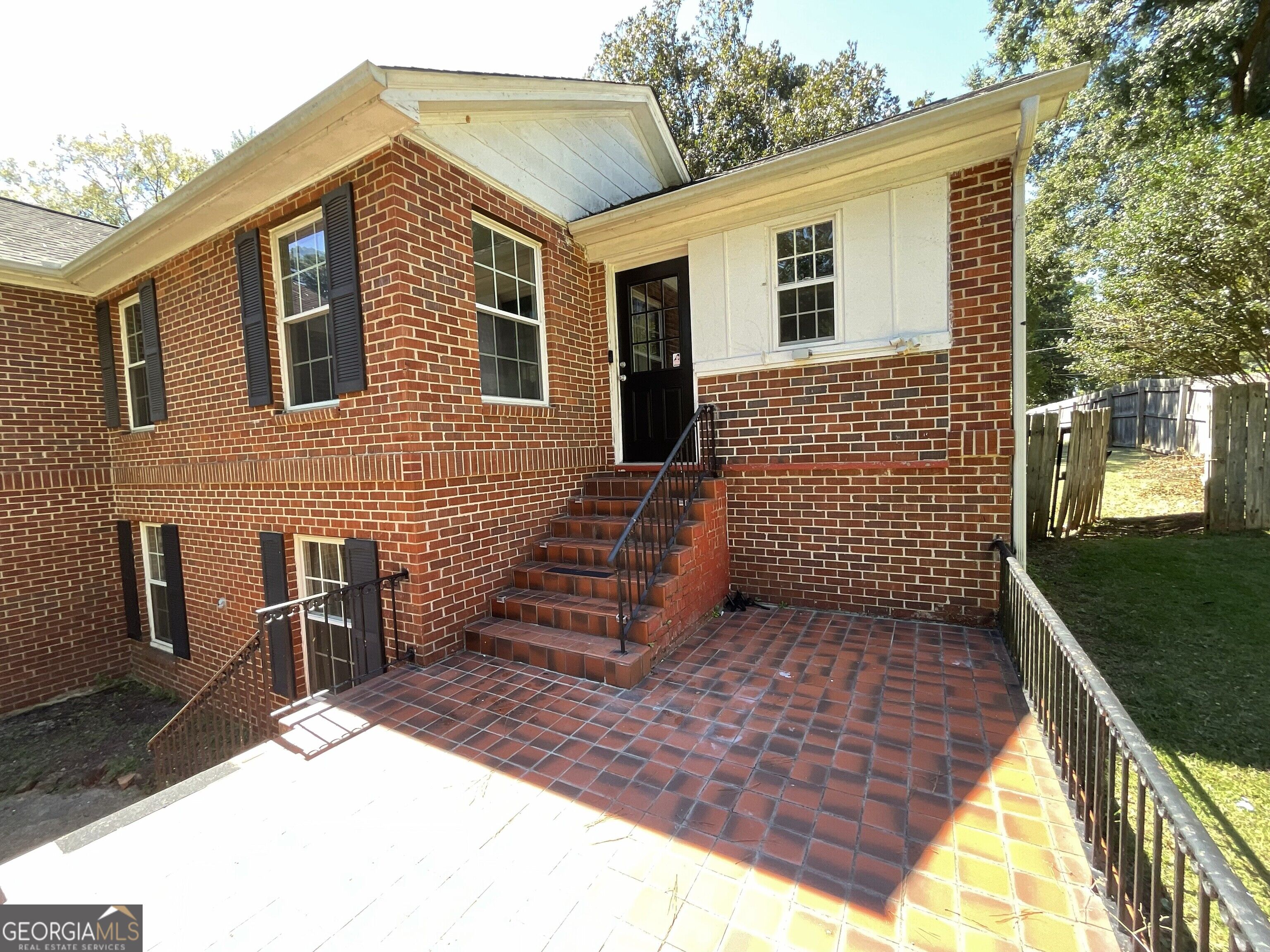 430 W Buford Road Property Photo 2