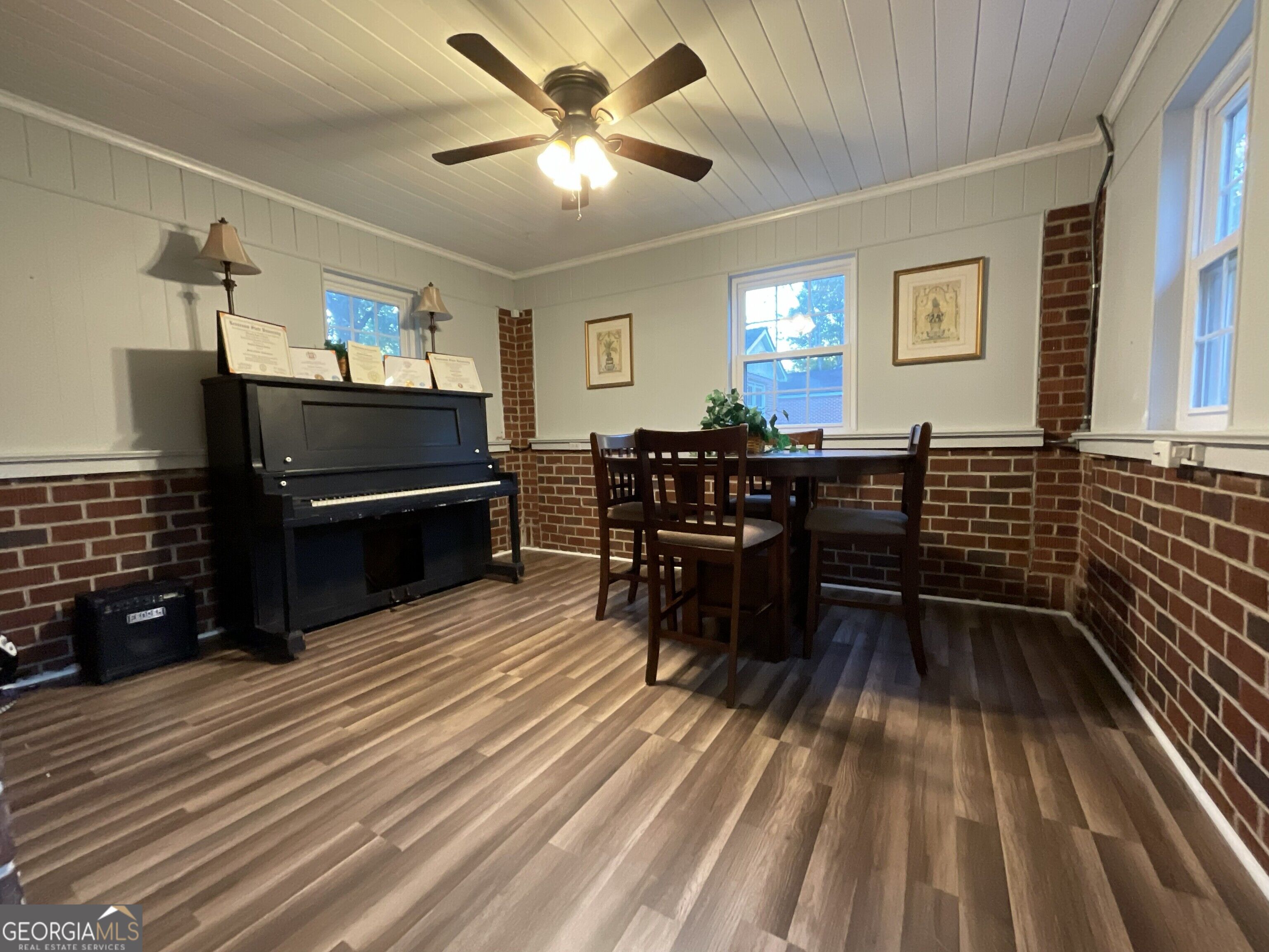 430 W Buford Road Property Photo 4