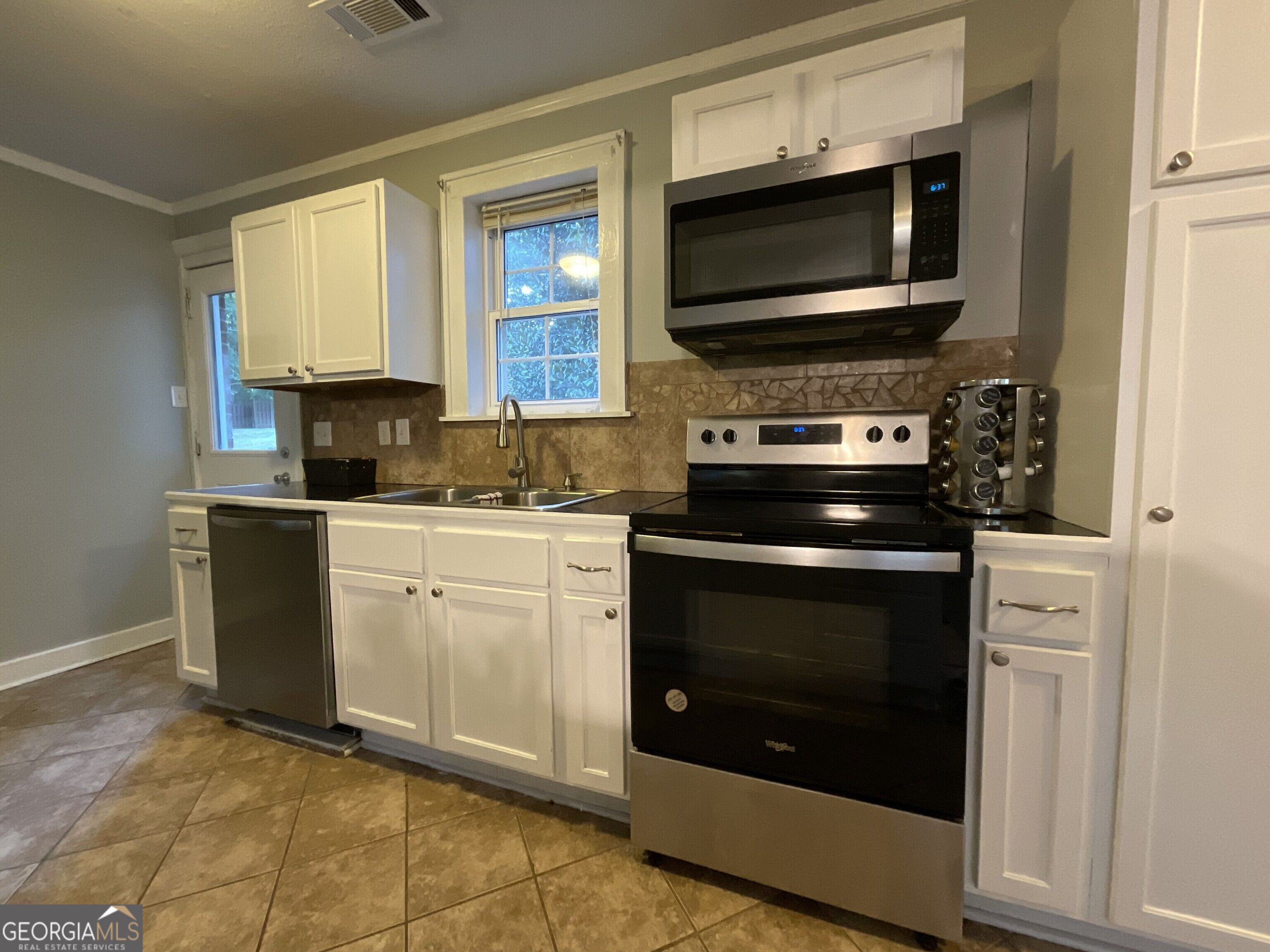 430 W Buford Road Property Photo 12