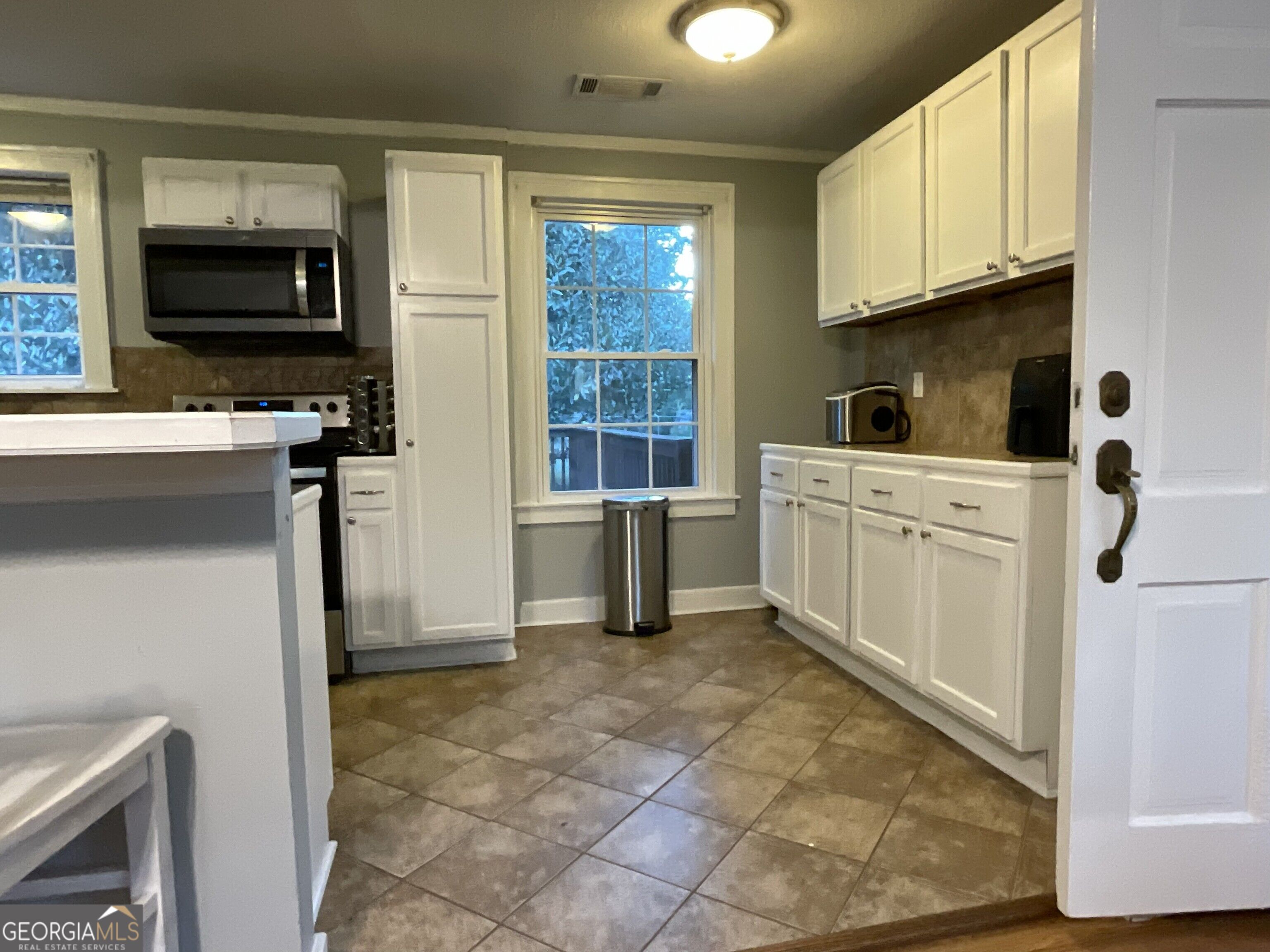 430 W Buford Road Property Photo 13