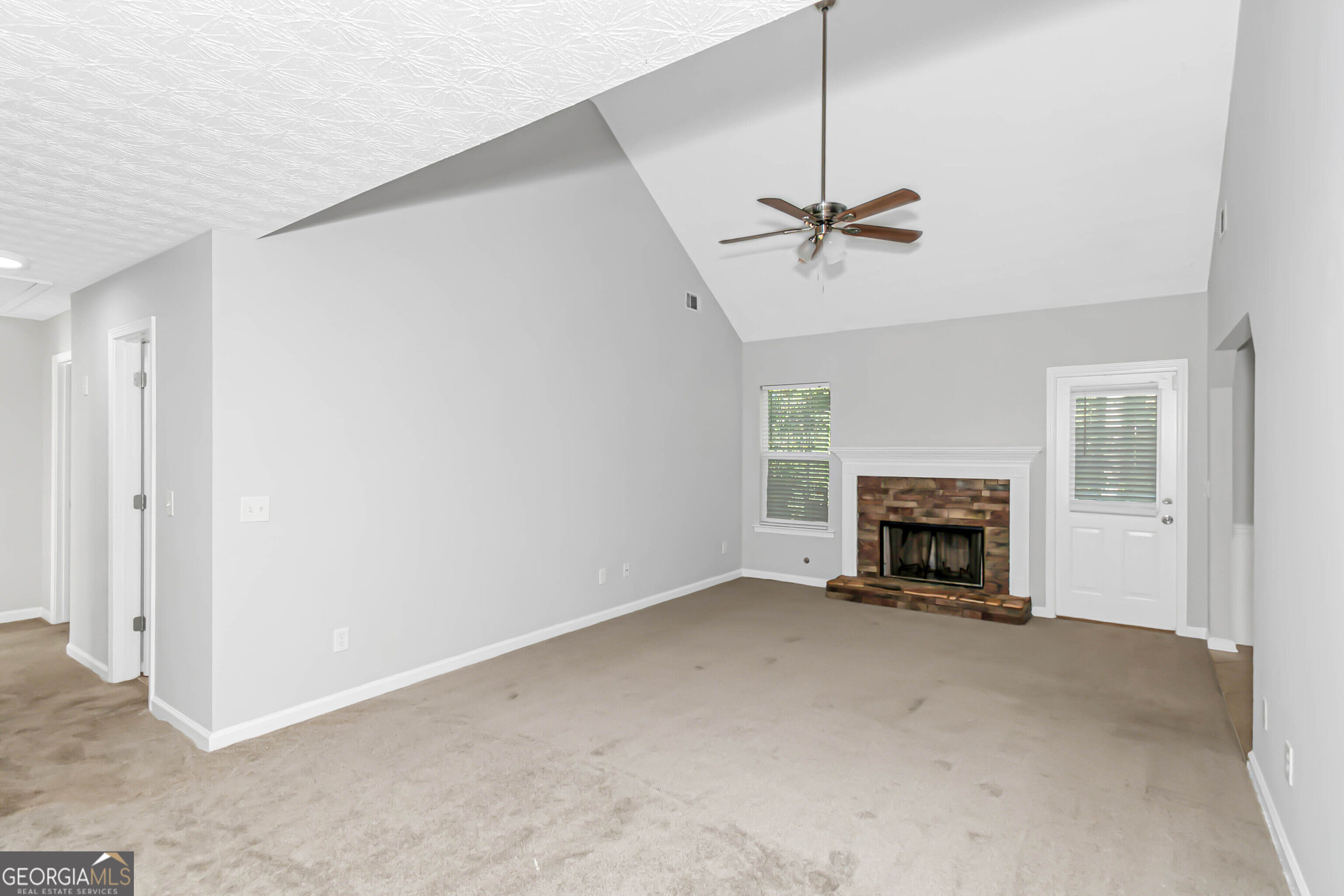35 Almond Way Property Photo 6