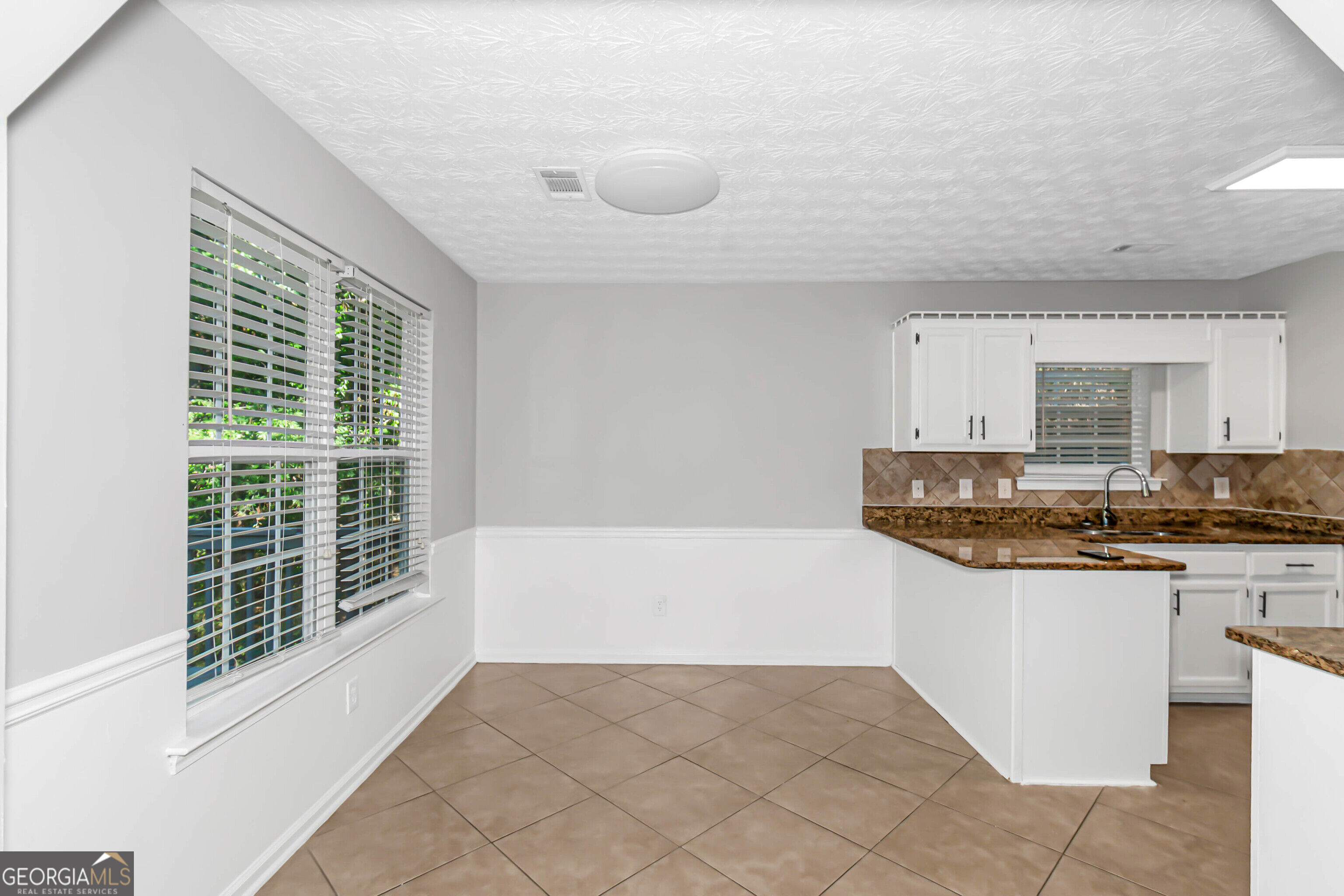 35 Almond Way Property Photo 7