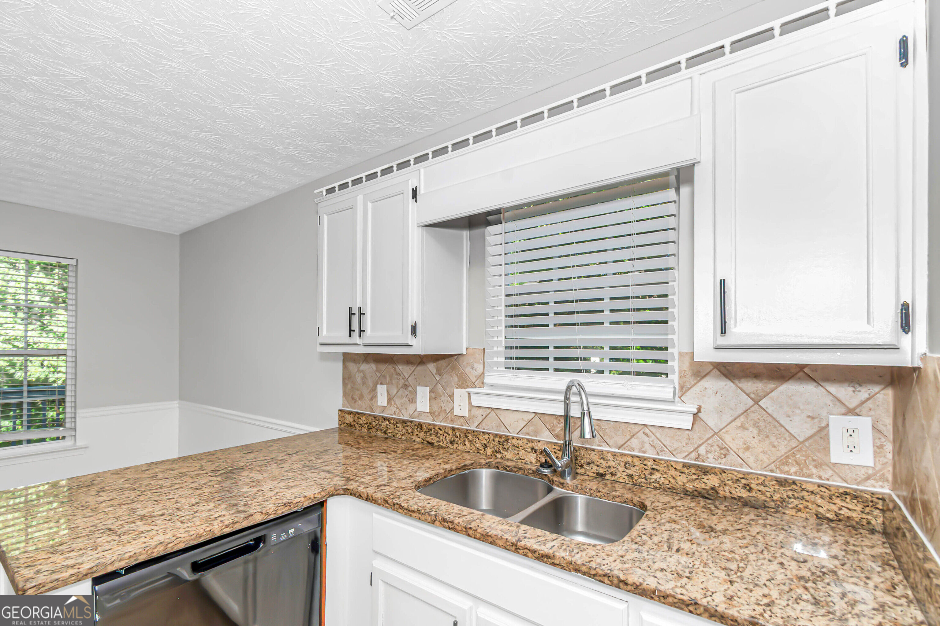 35 Almond Way Property Photo 8