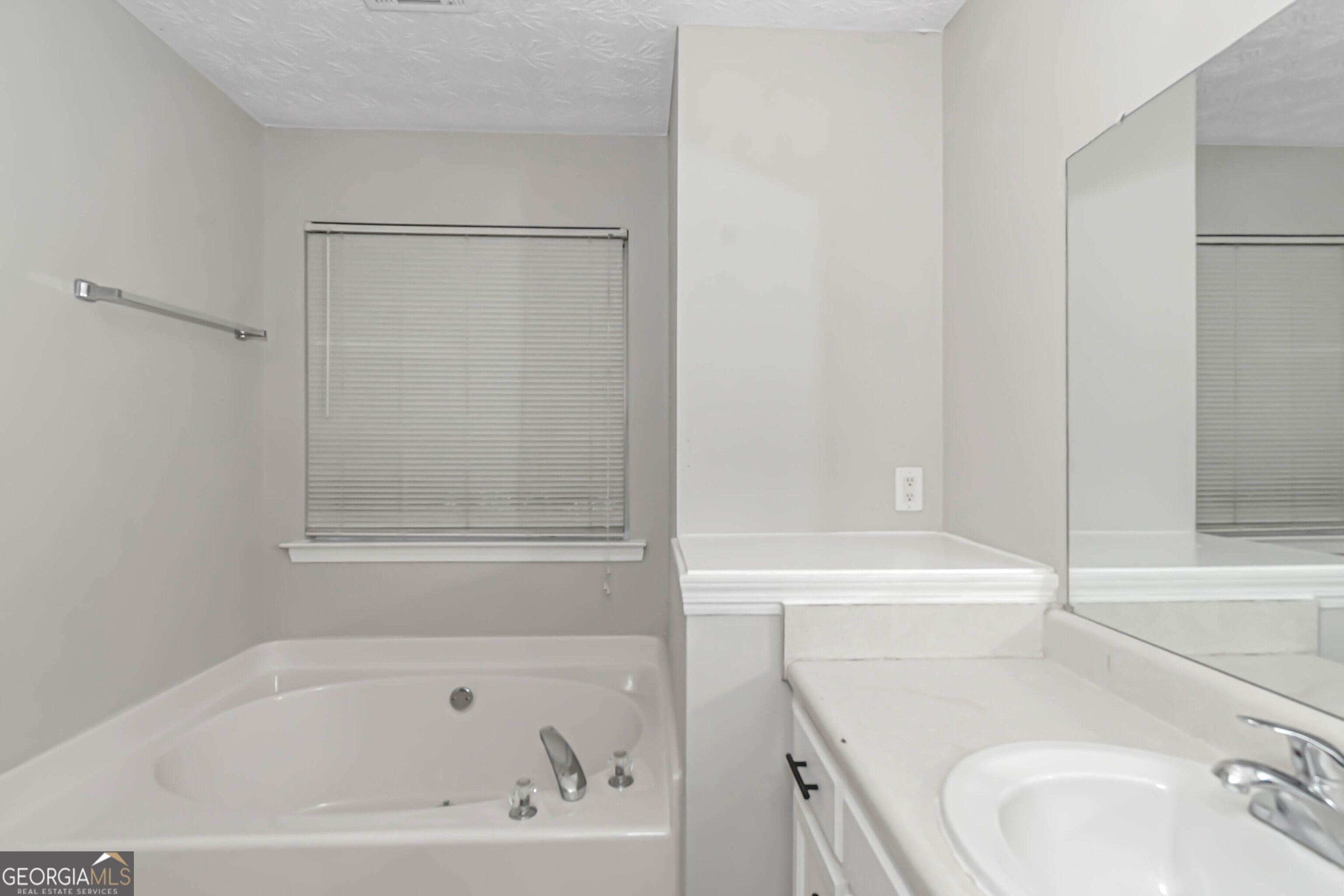 35 Almond Way Property Photo 19