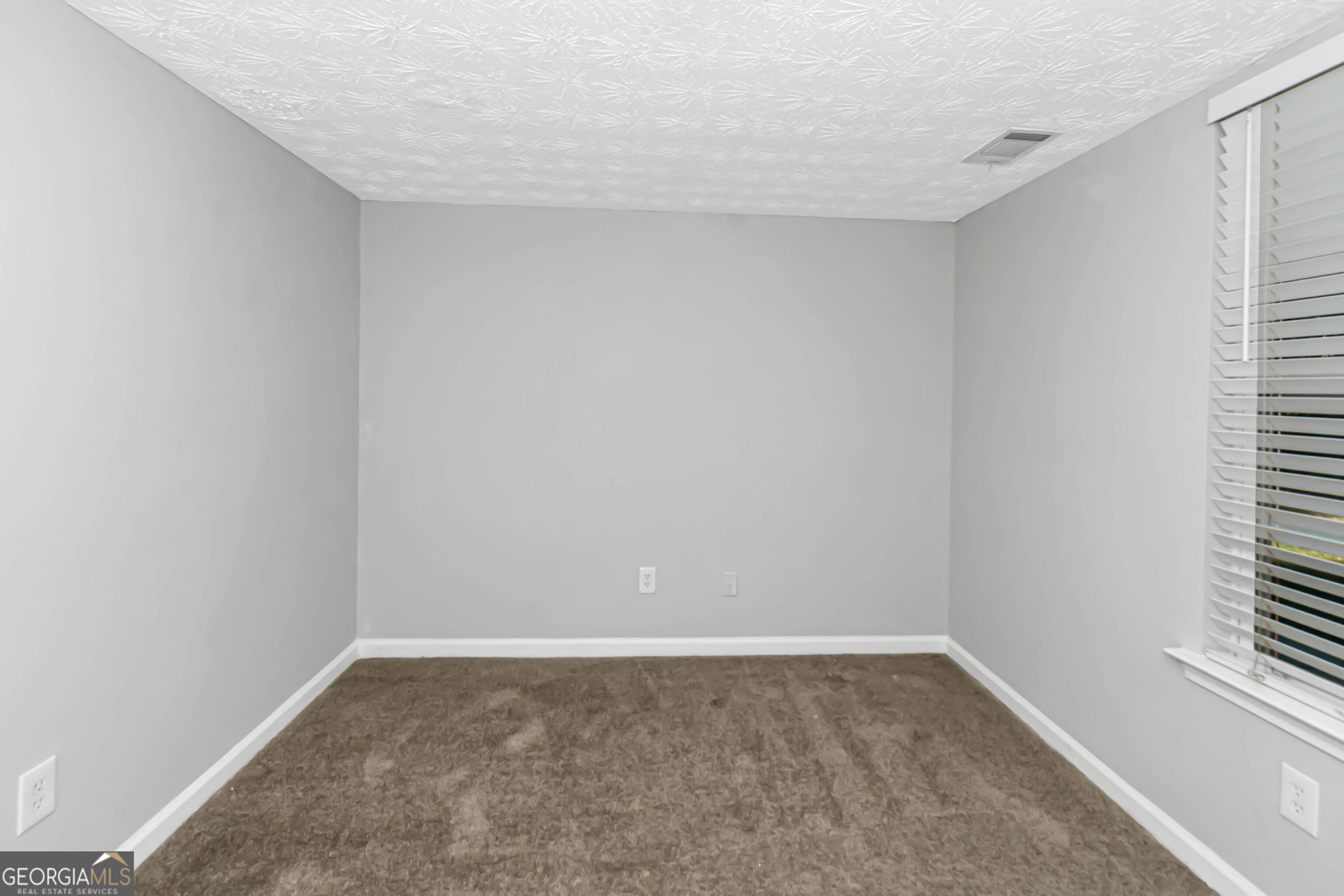 35 Almond Way Property Photo 23