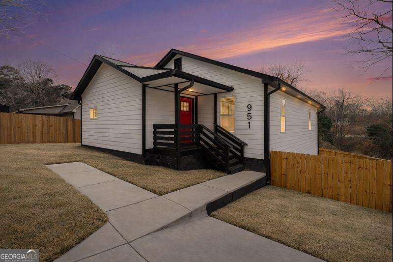951 Reed Avenue Property Photo 1