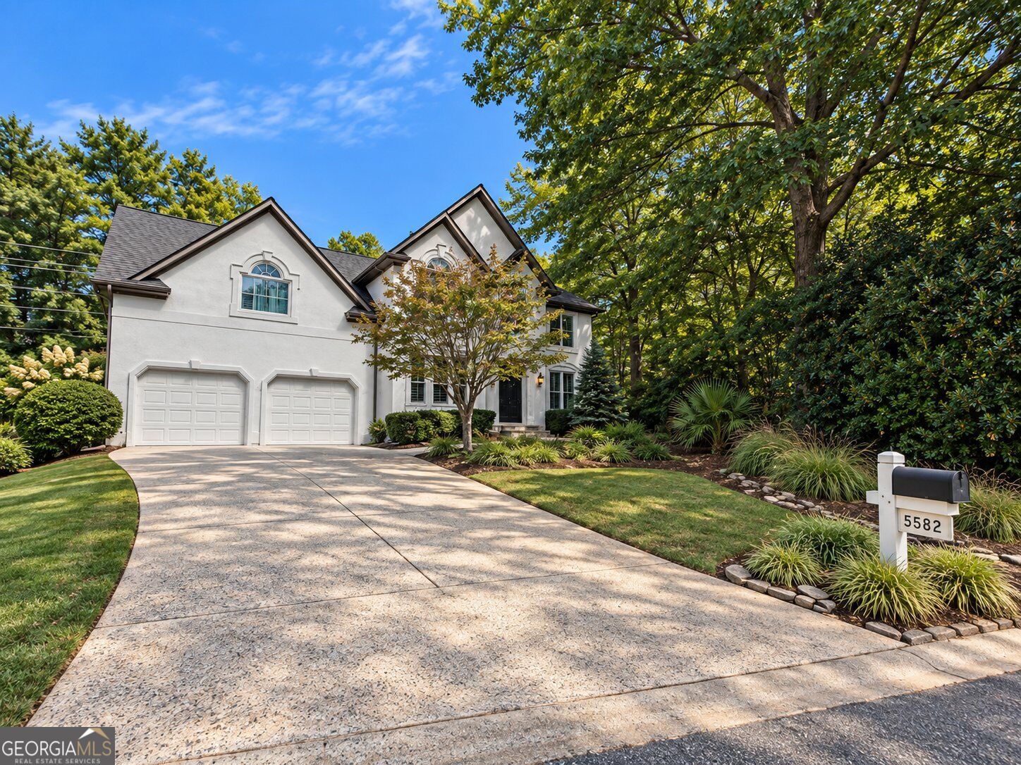 5582 Fallsbrook Trace Nw Property Photo 2