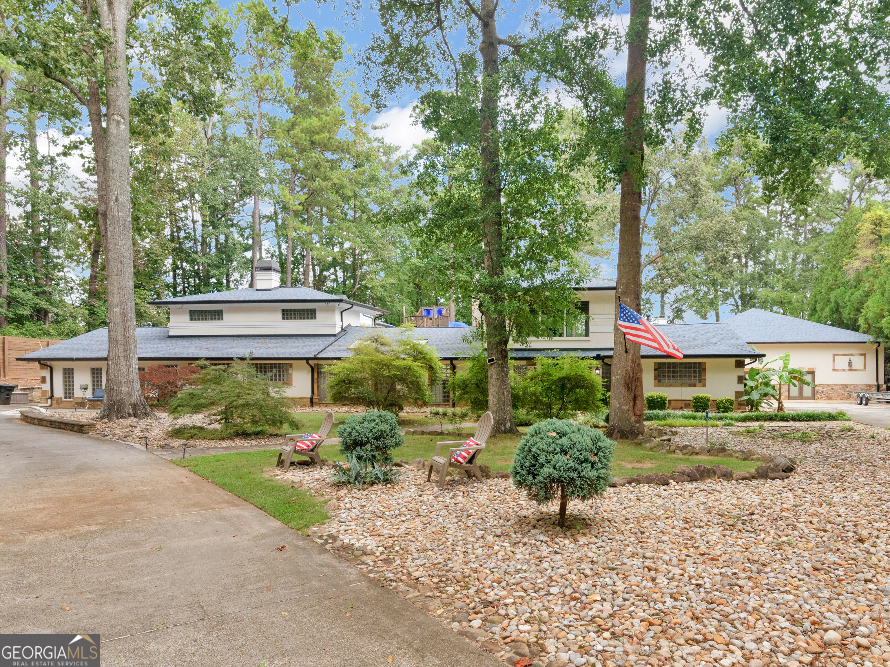 2440 Emerald Drive Property Photo 1