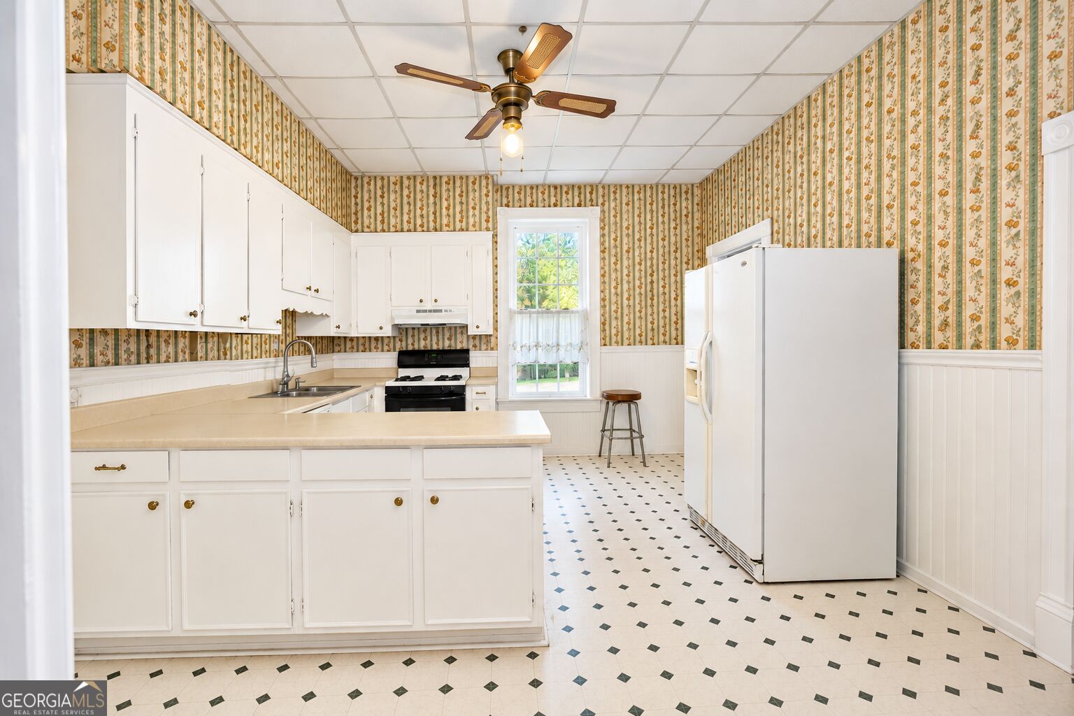 155 Forest Avenue Property Photo 6
