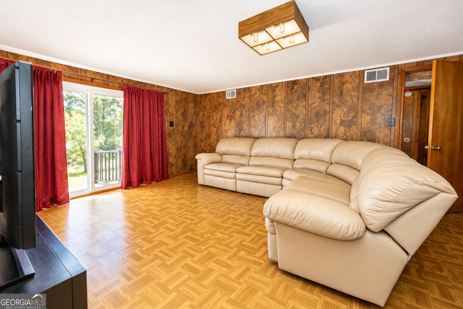 155 Forest Avenue Property Photo 16