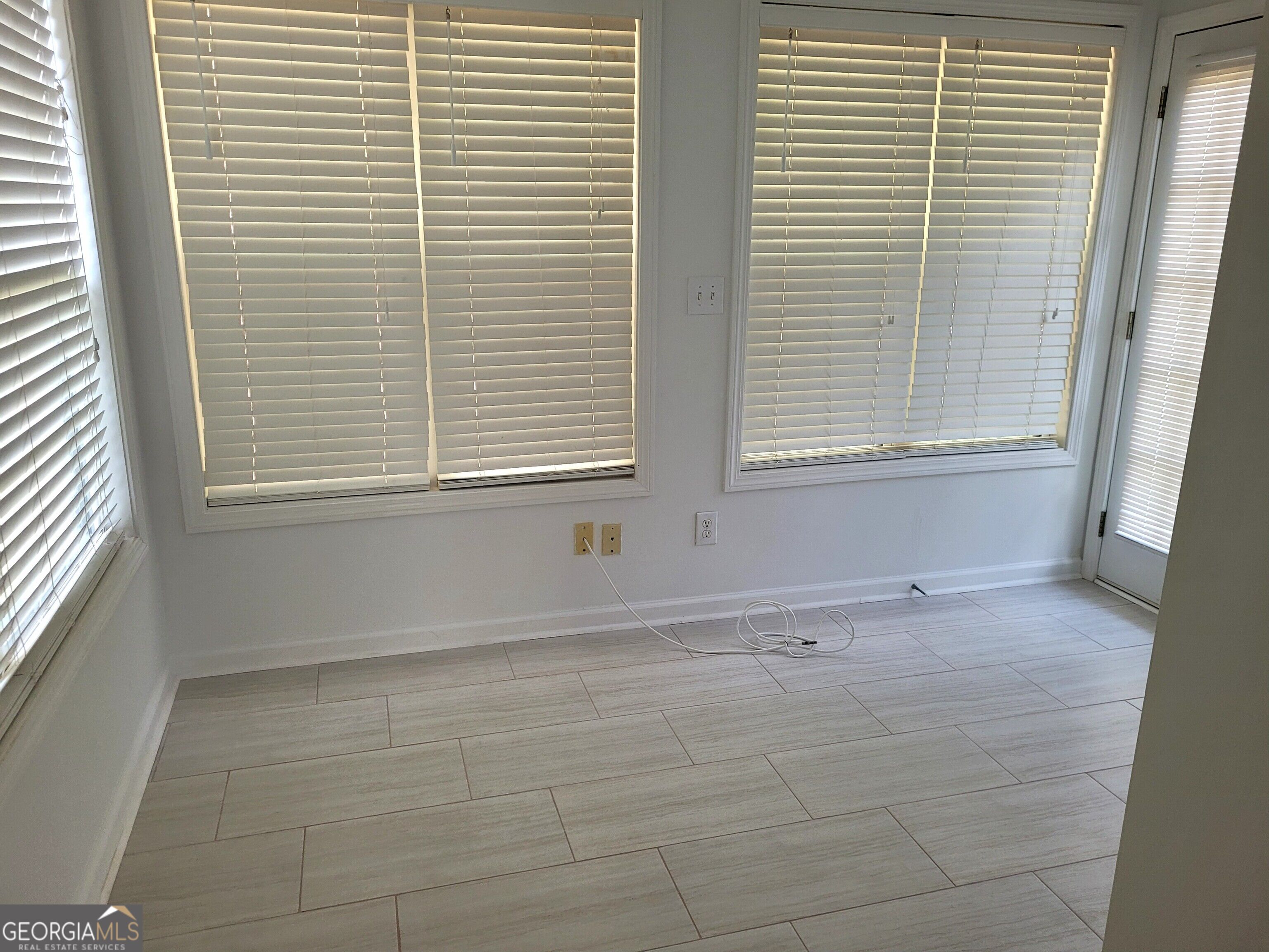 2360 Pettit Drive Ne Property Photo 6