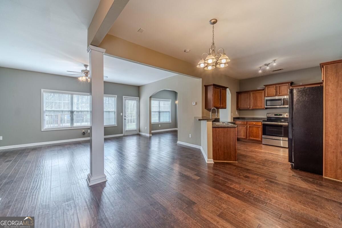 6503 Silk Tree Pointe Property Photo 8