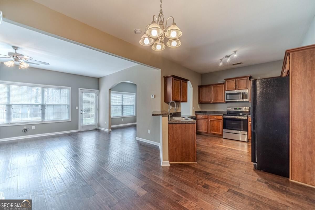 6503 Silk Tree Pointe Property Photo 9