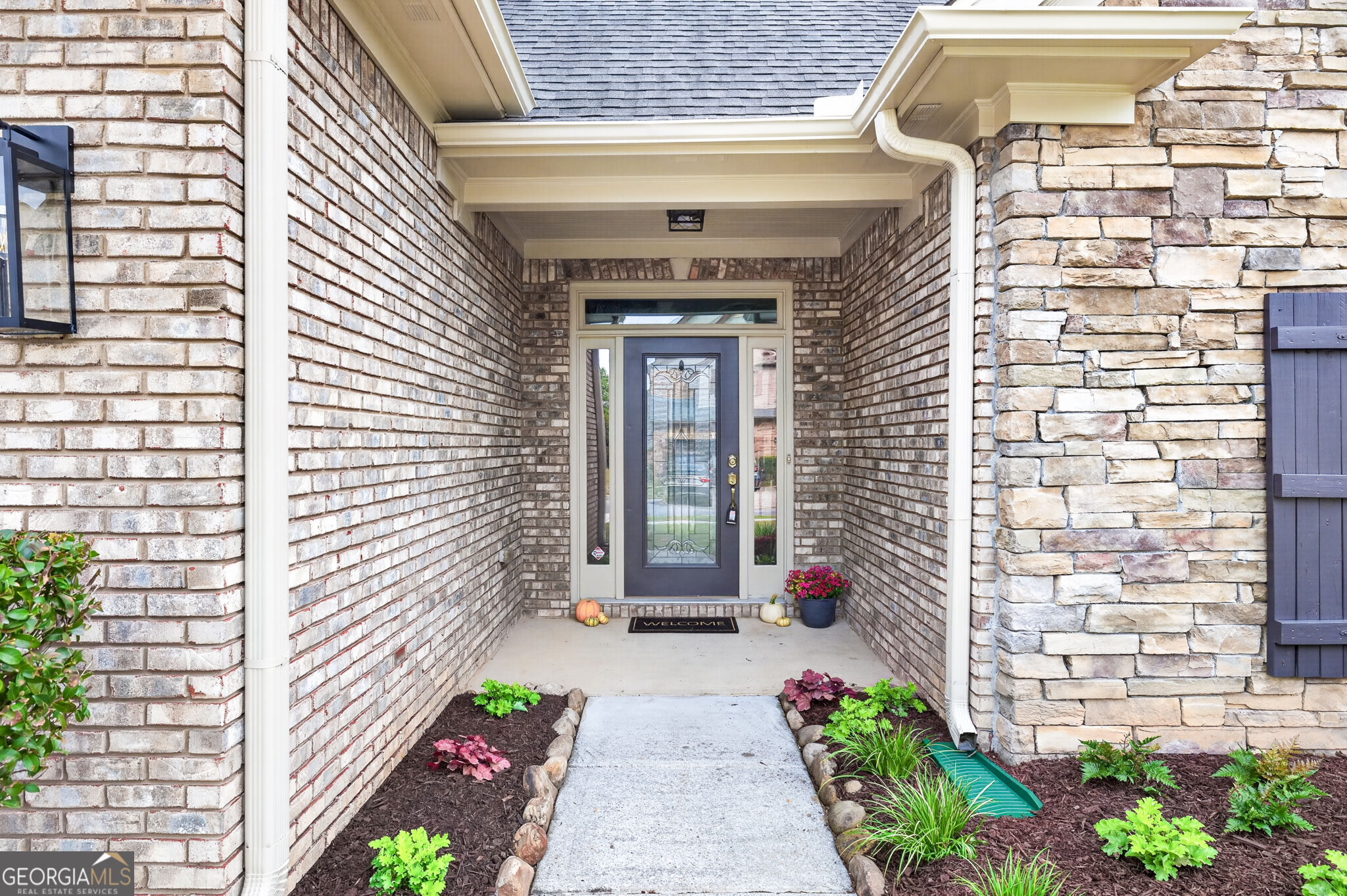 1214 Ridge Hollow Lane Property Photo 2